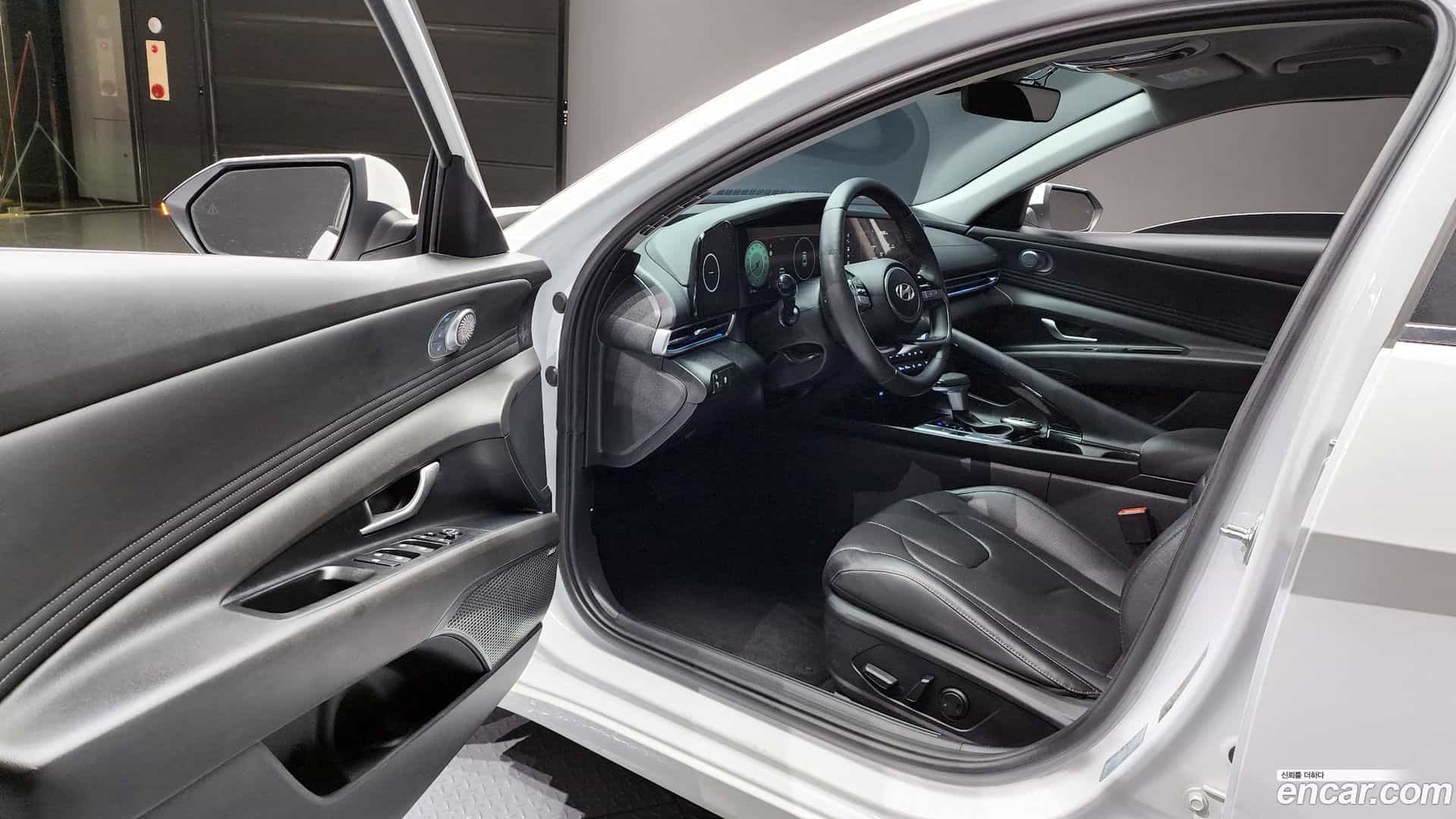 AVANTE Hyundai 2023.8-OPTION-015