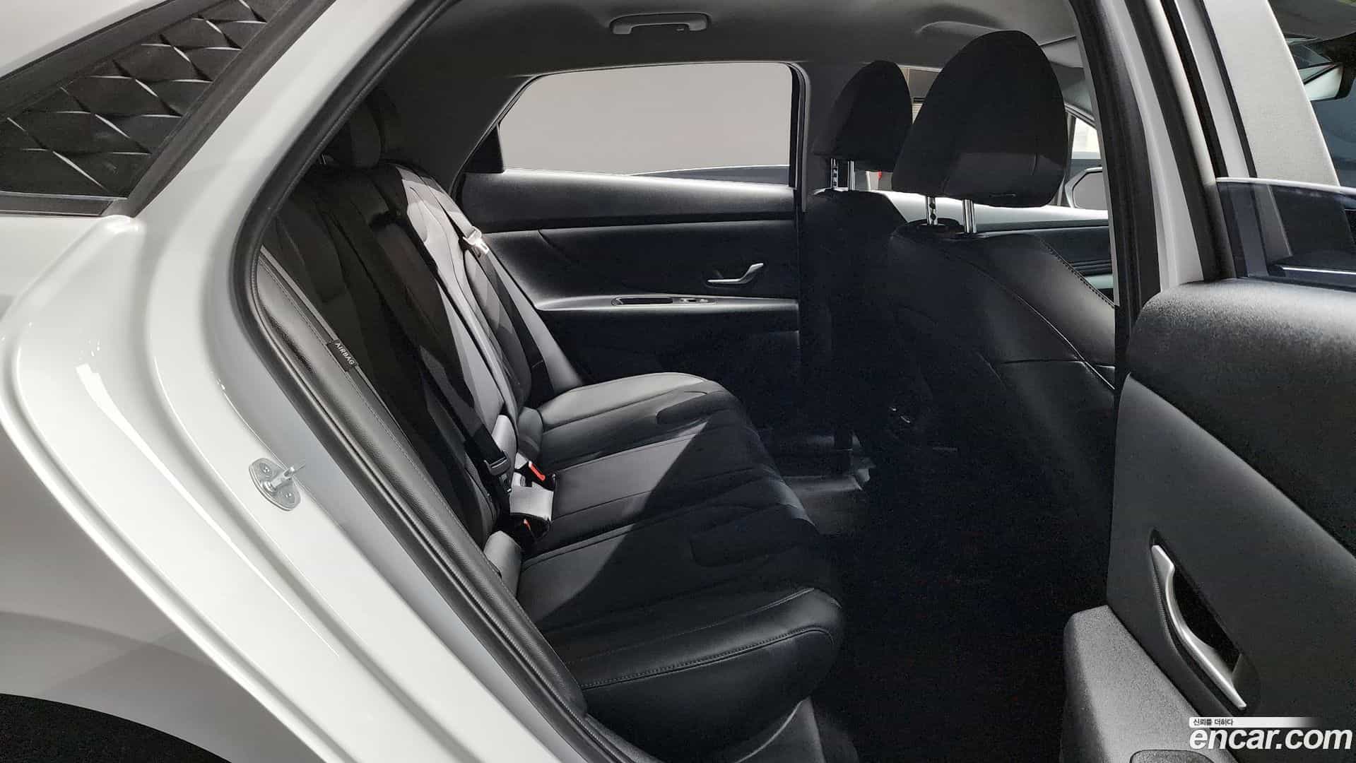 AVANTE Hyundai 2023.8-OPTION-016