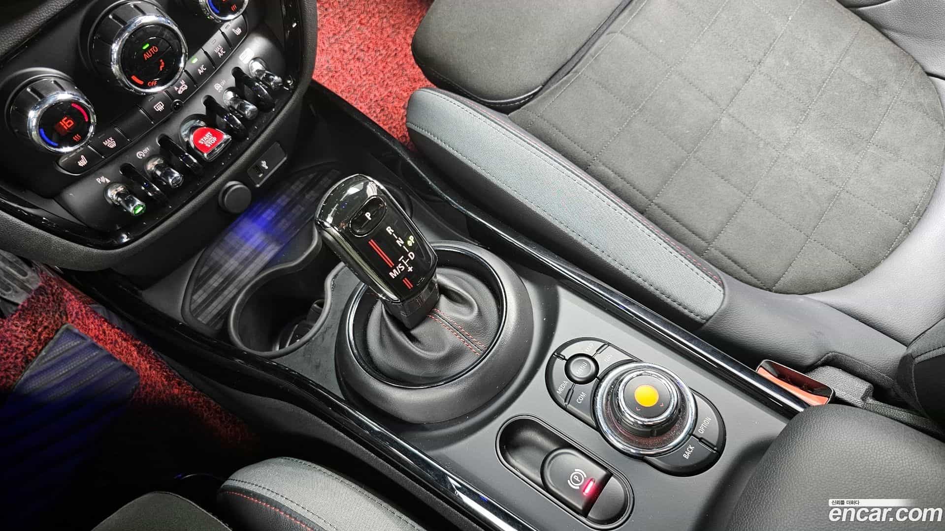 Clubman Mini 2020.11-INNER-009