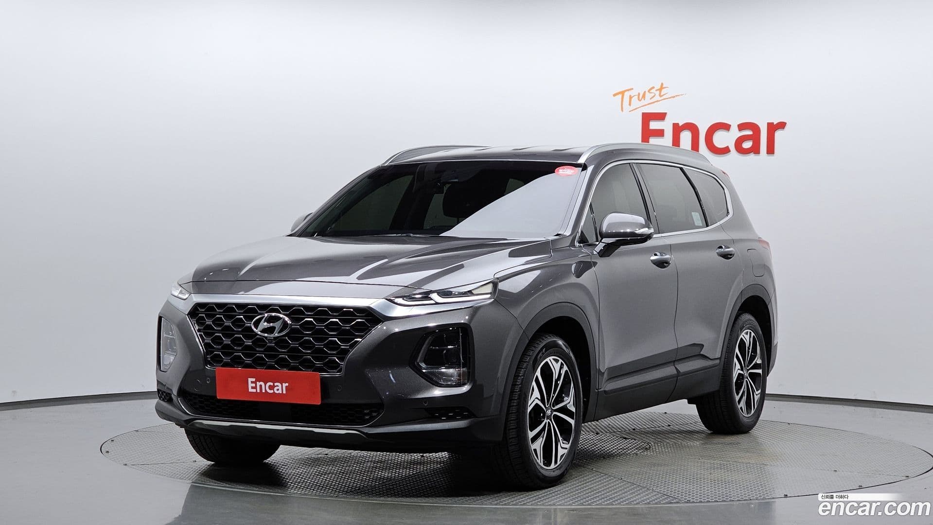 Main__Slider__Photo:Santafe Hyundai 2019.8-0