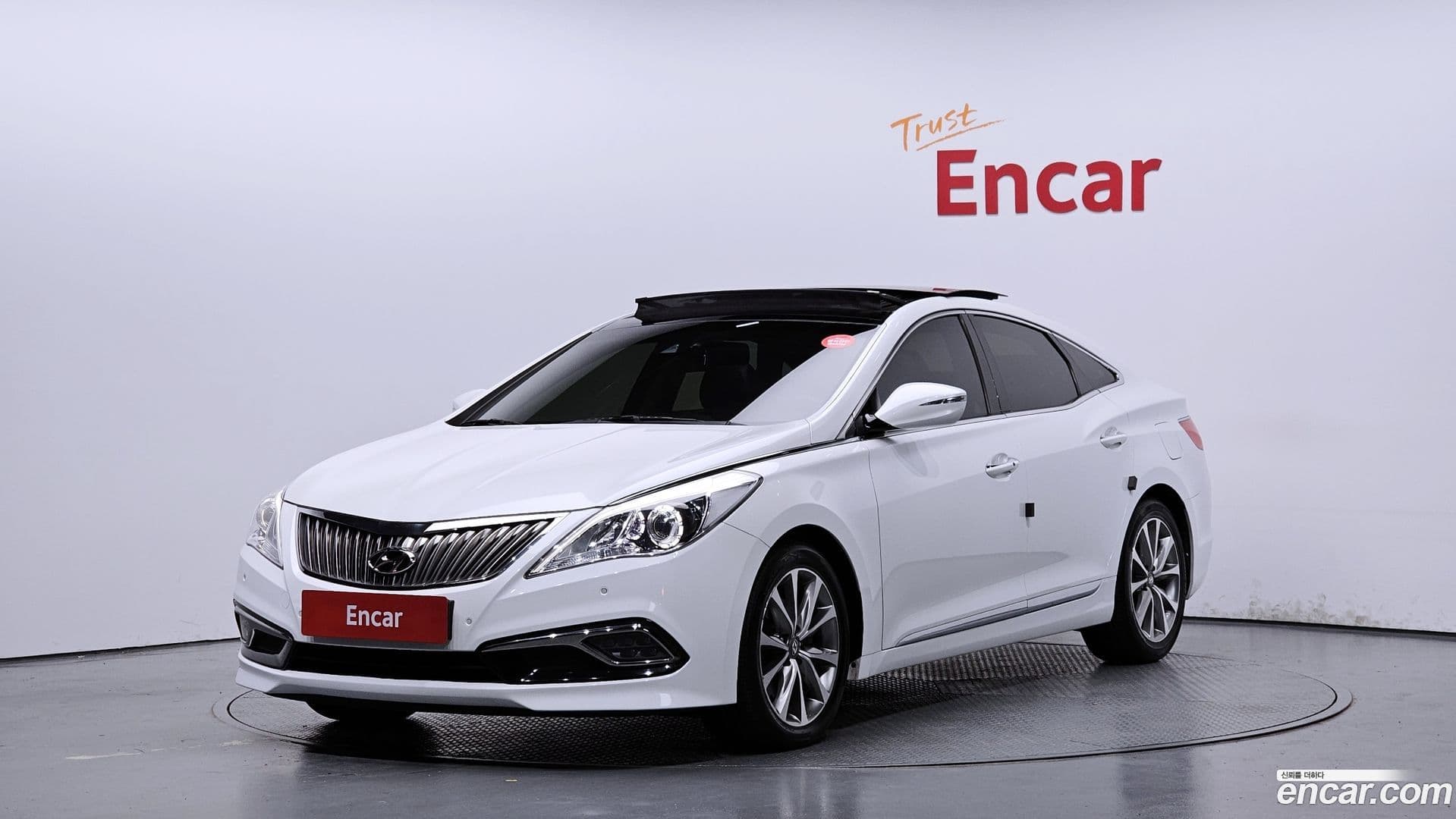 Main__Slider__Photo:Grandeur Hyundai 2015.2-0