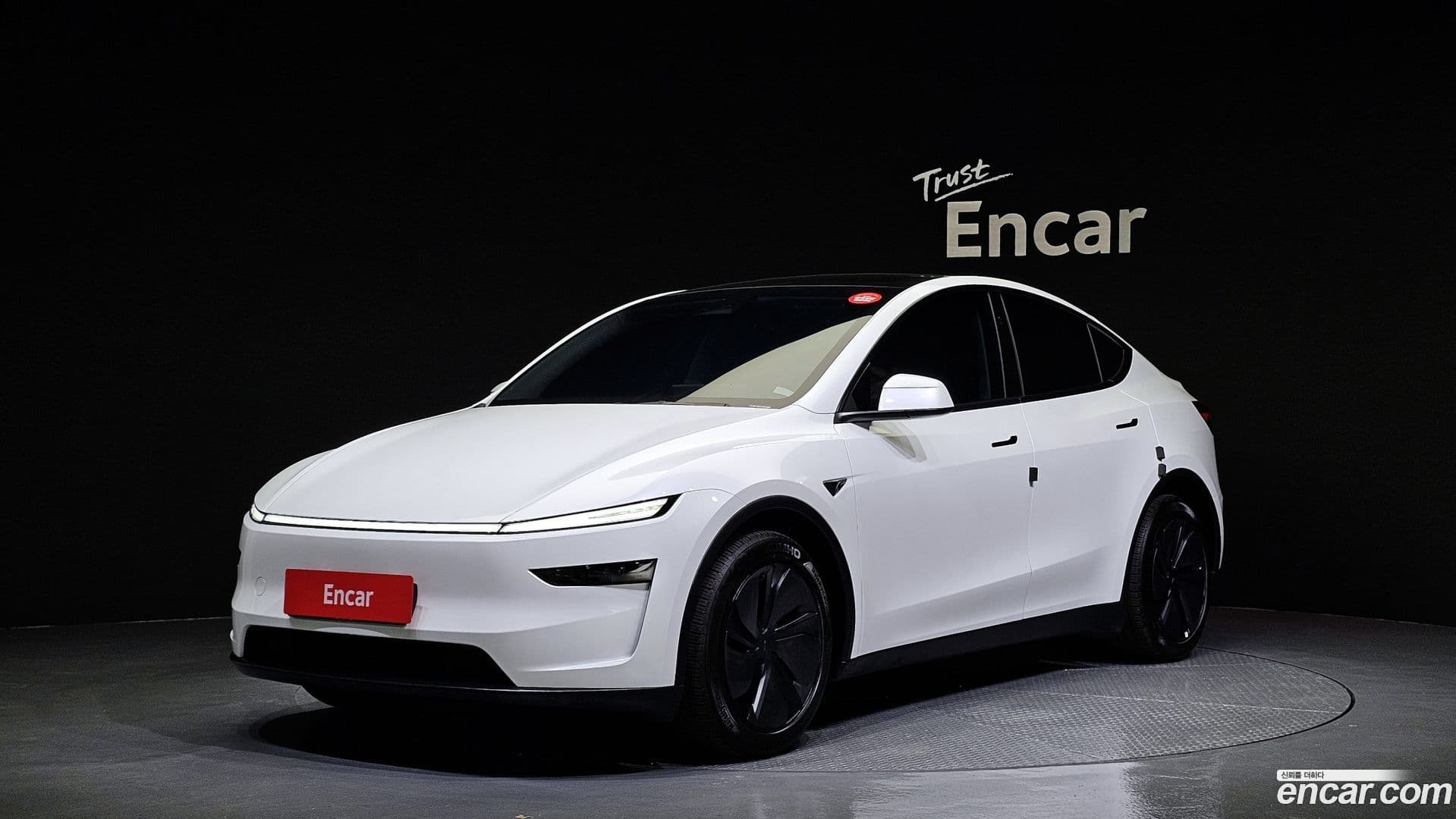 Main__Slider__Photo:Model Y Tesla 2025.4-0