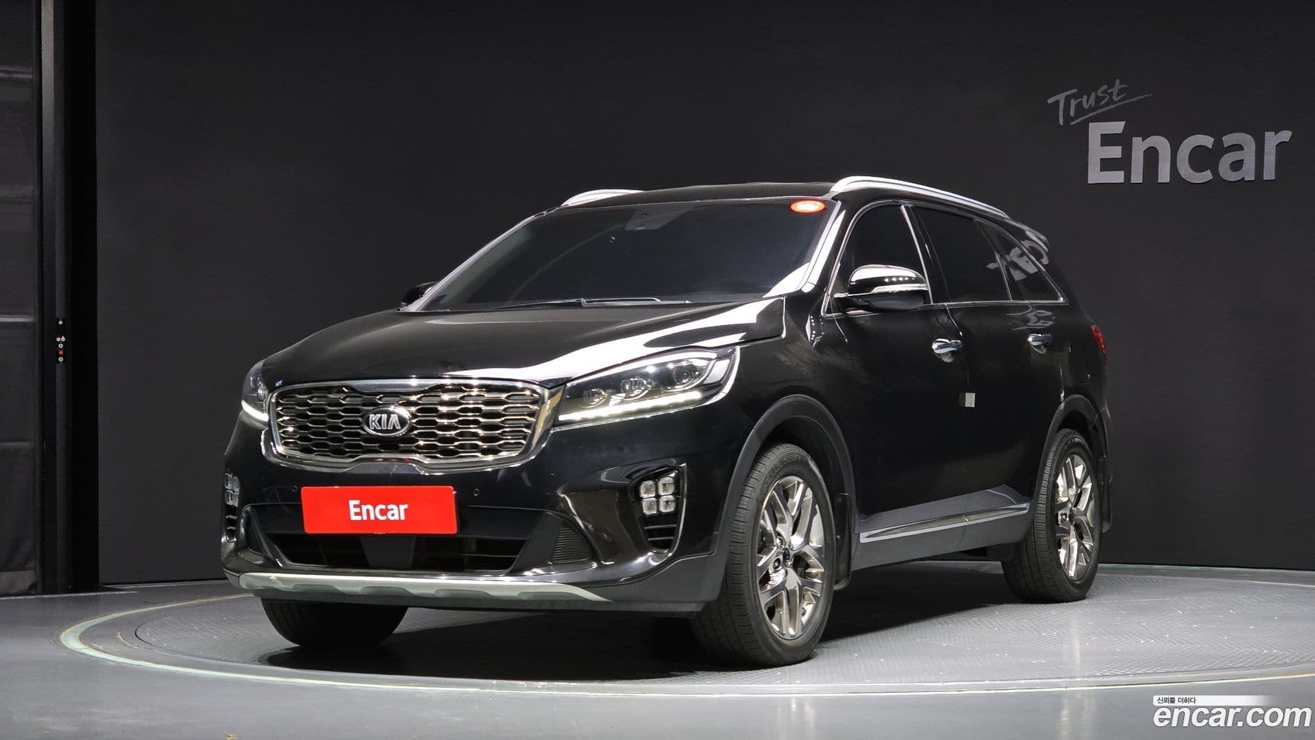 Main__Slider__Photo:Sorento Kia 2019.4-0