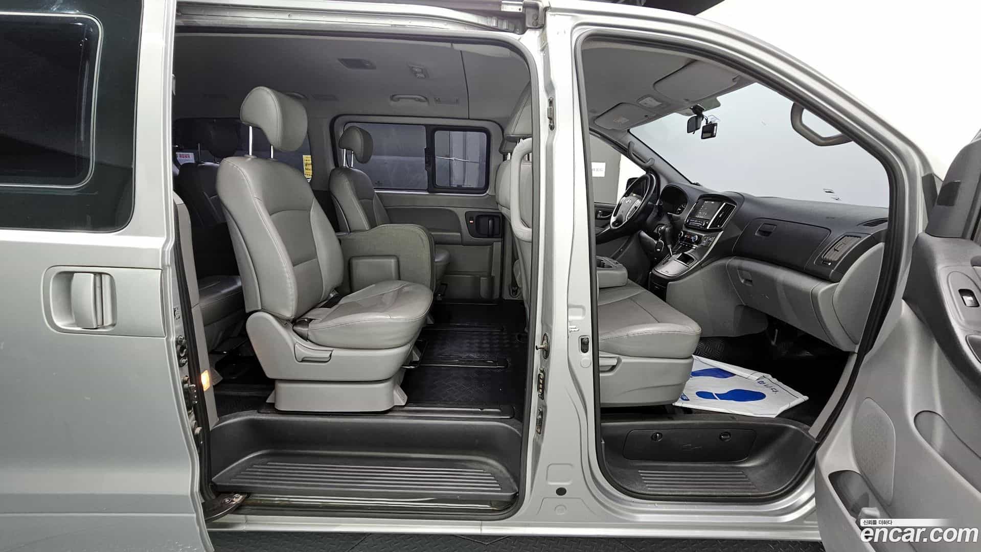 Starex Hyundai 2018.8-OPTION-015