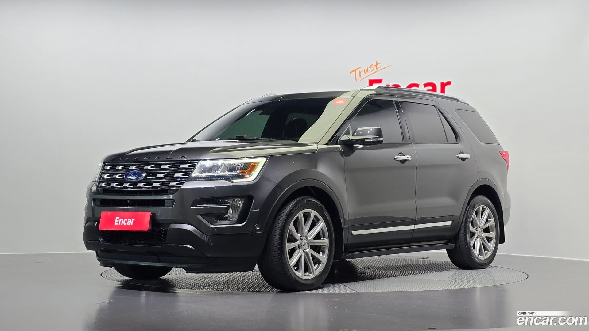 Main__Slider__Photo:Explorer Ford 2016.0-0