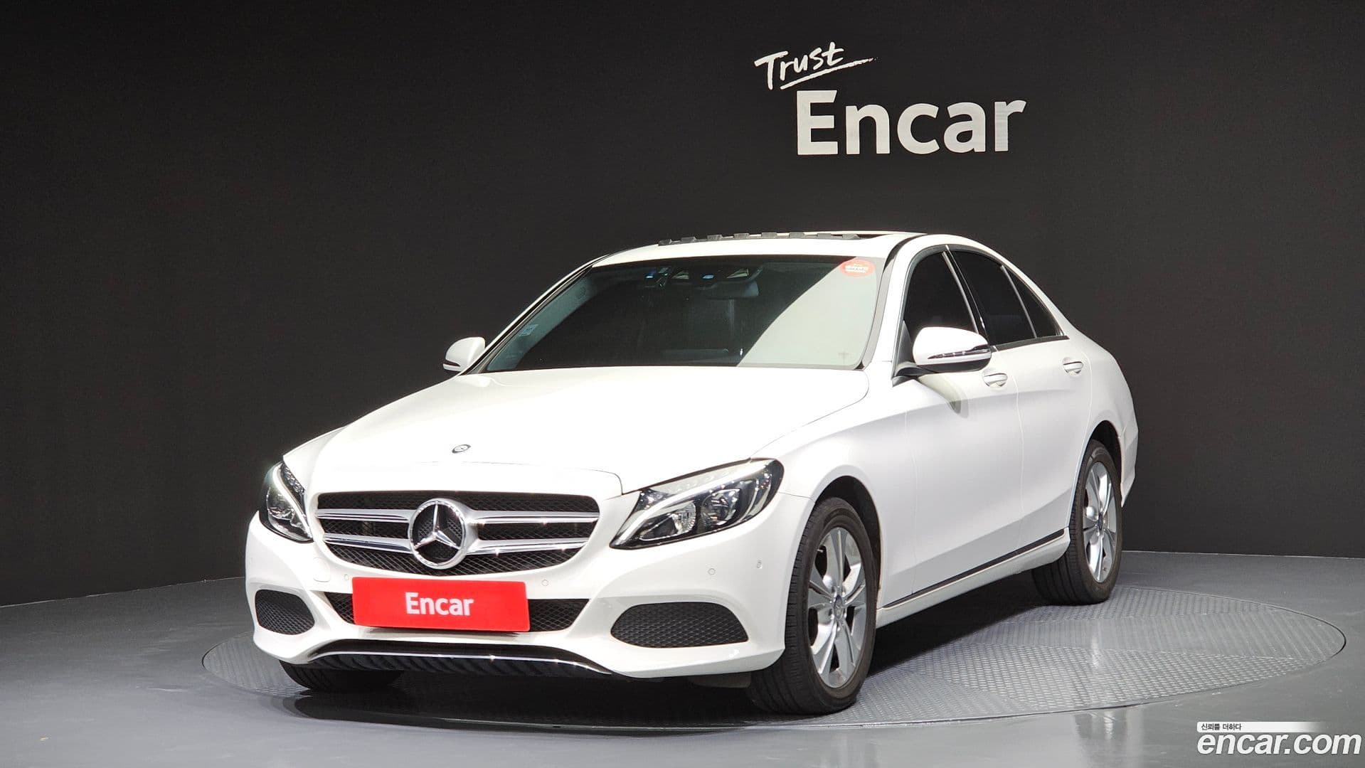 Main__Slider__Photo:C-Class Mercedes-Benz 2017.5-0