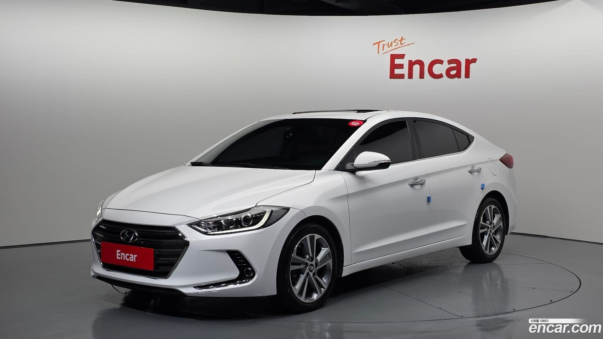 Main__Slider__Photo:AVANTE Hyundai 2015.9-0