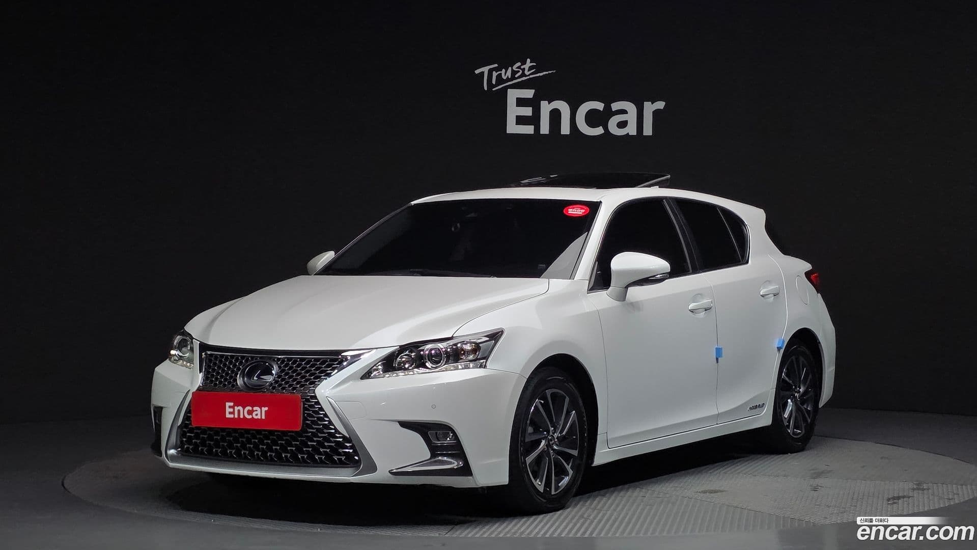 Main__Slider__Photo:CT200h Lexus 2018.11-0