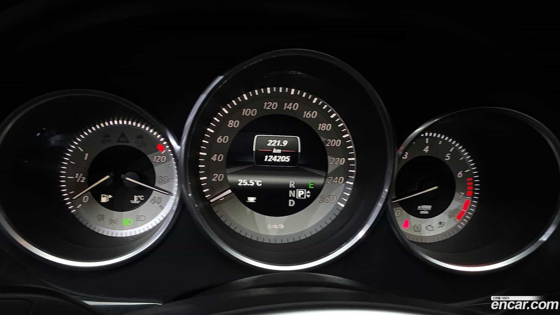 CLS-Class Mercedes-Benz 2013.3-INNER-008