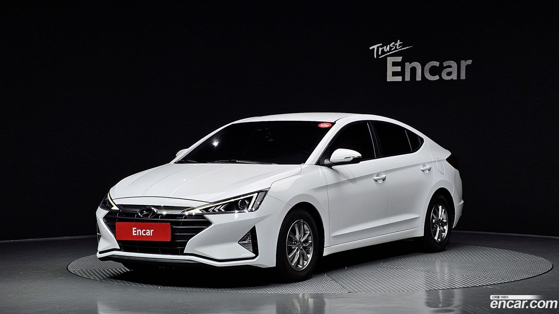 Main__Slider__Photo:AVANTE Hyundai 2018.10-0