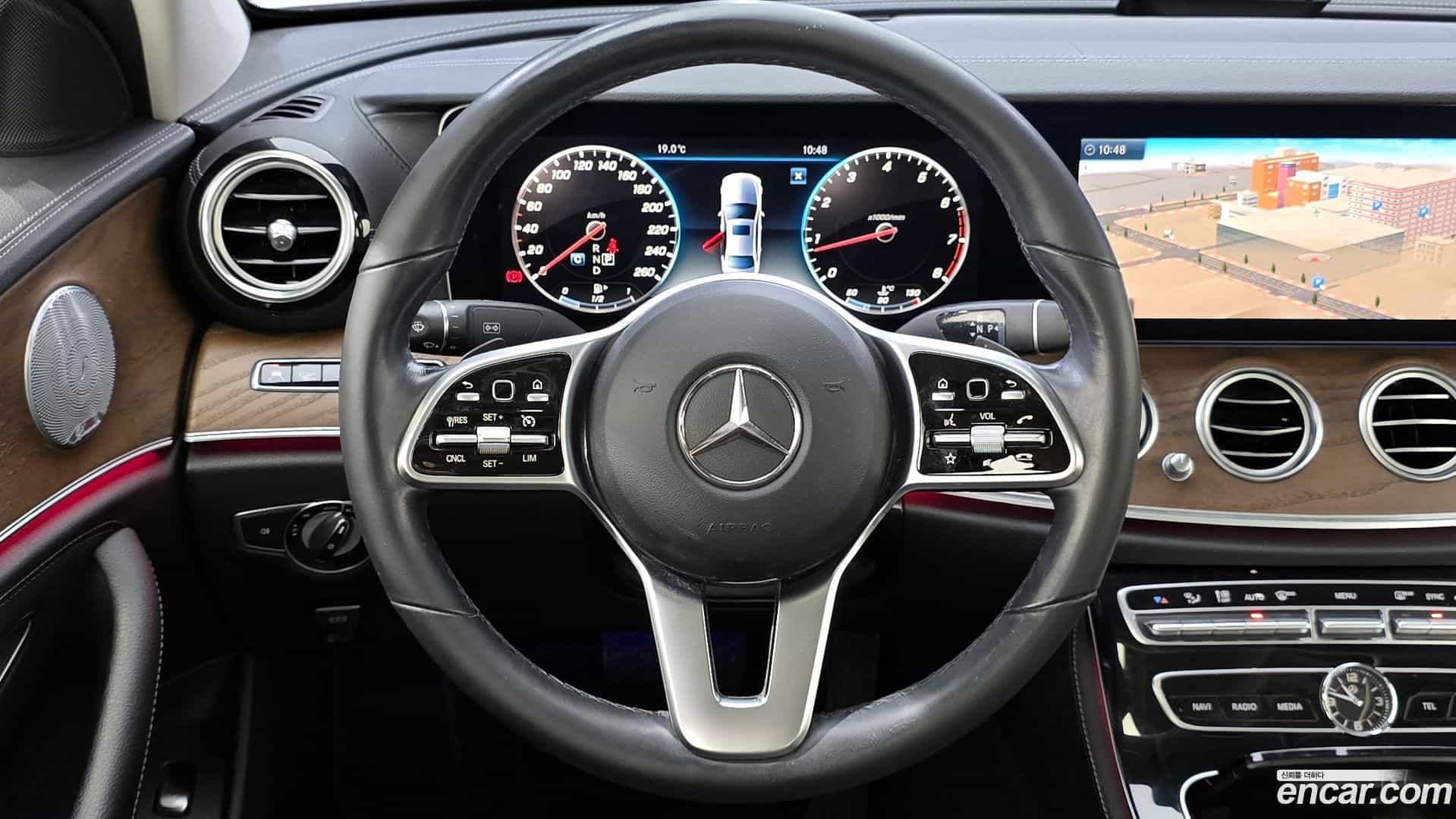 E-Class Mercedes-Benz 2018.9-OPTION-017