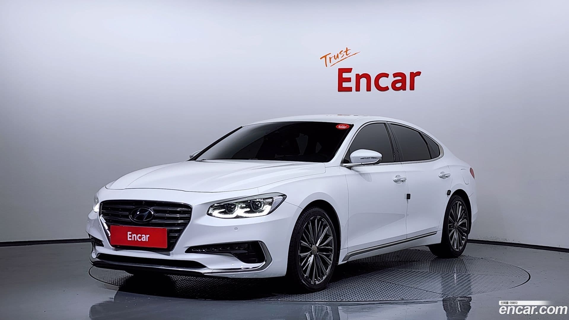 Main__Slider__Photo:Grandeur Hyundai 2019.0-0