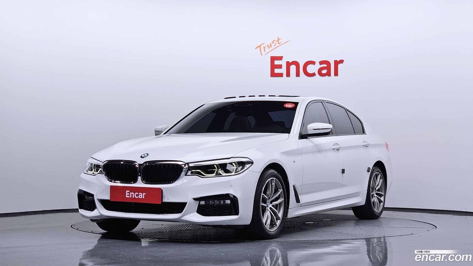 Main__Slider__Photo:5-Series BMW 2017.6-0