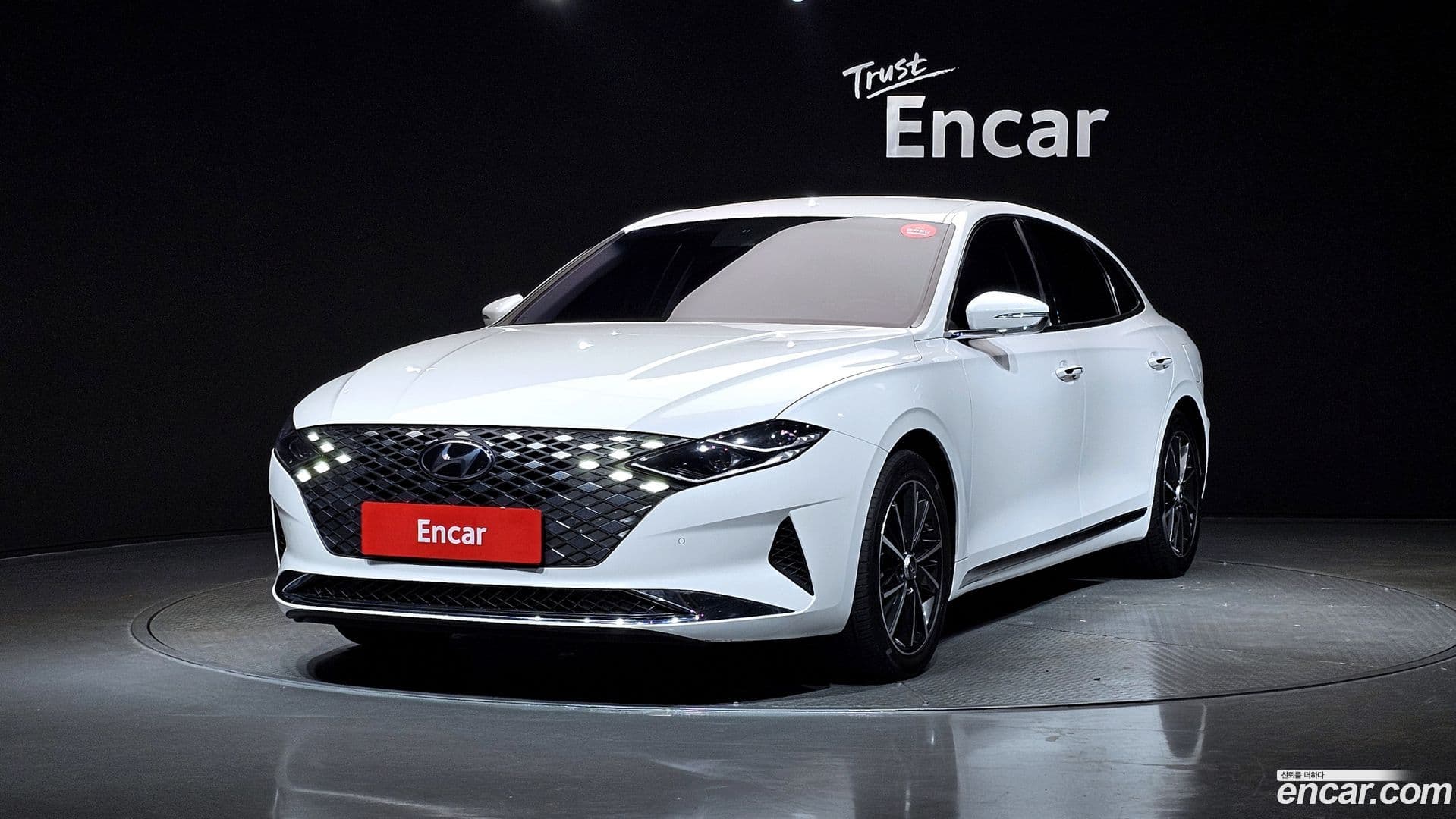 Main__Slider__Photo:Grandeur Hyundai 2020.0-0