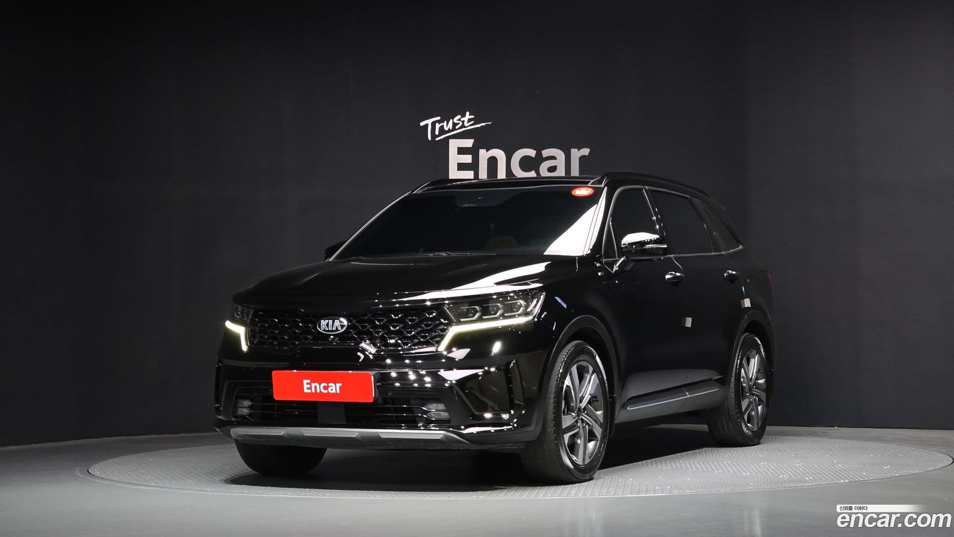 Main__Slider__Photo:Sorento Kia 2021.1-0