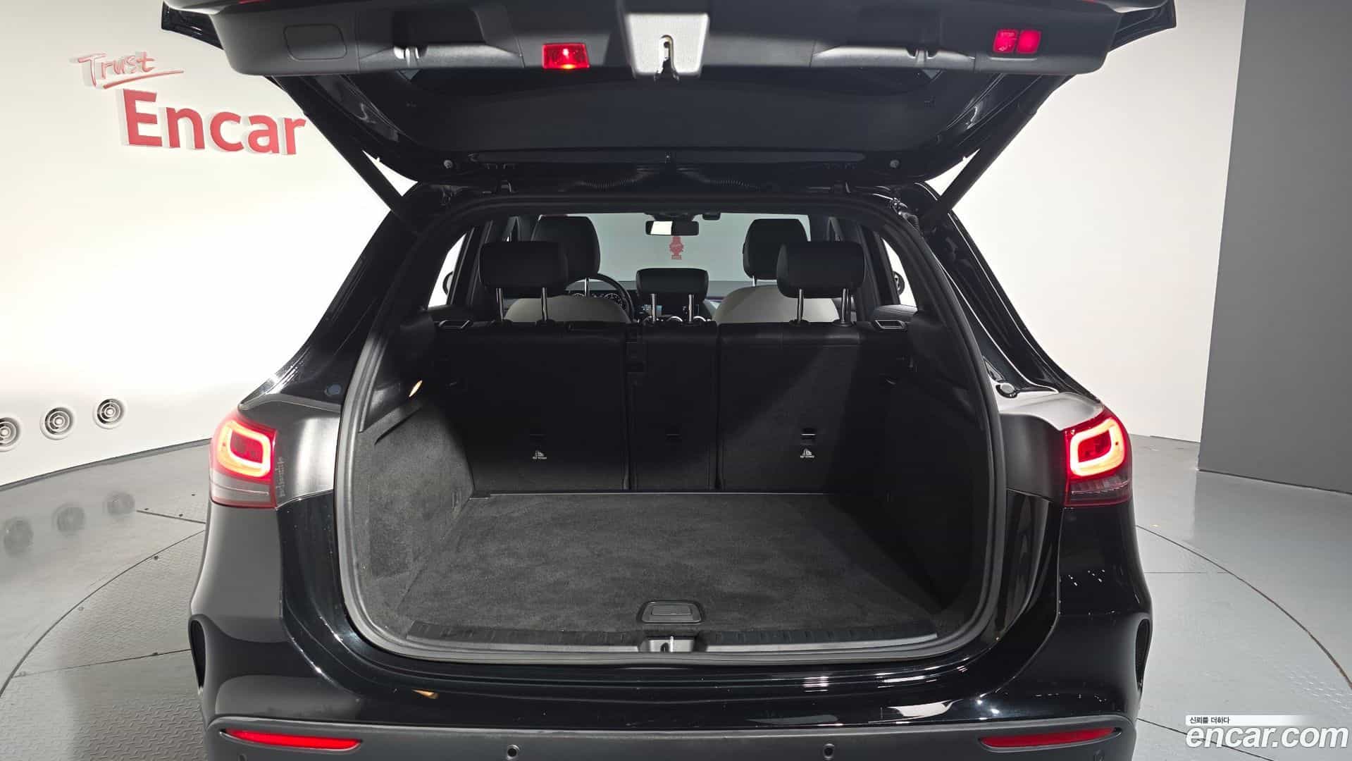 GLA-Class Mercedes-Benz 2020.9-OPTION-024