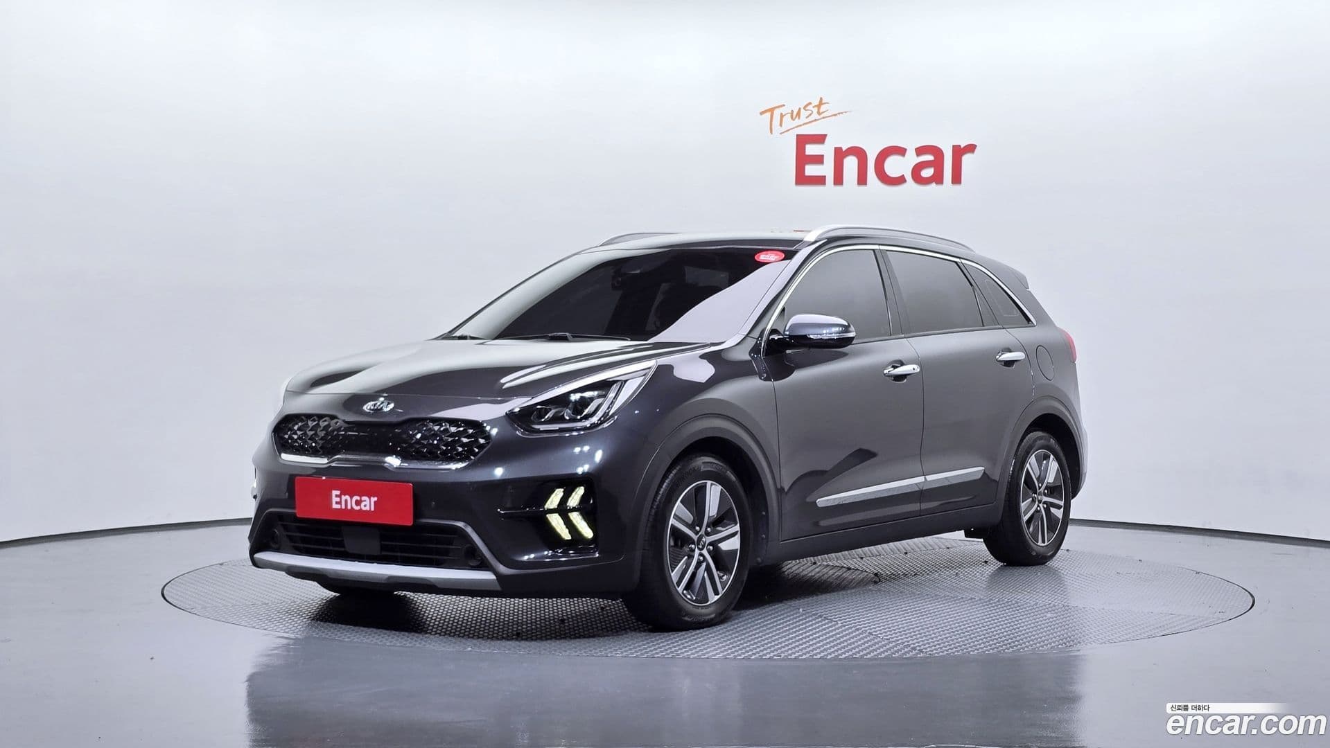 Main__Slider__Photo:Niro Kia 2019.6-0