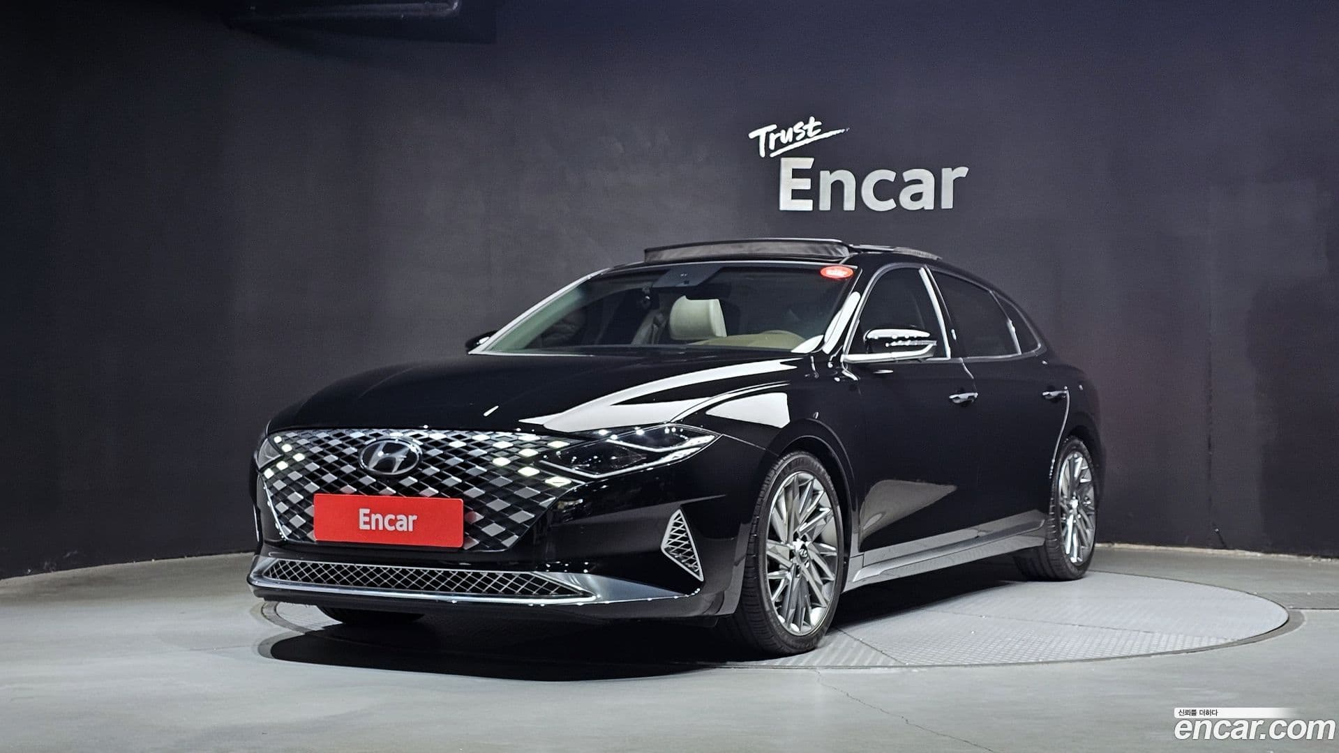 Main__Slider__Photo:Grandeur Hyundai 2020.0-0