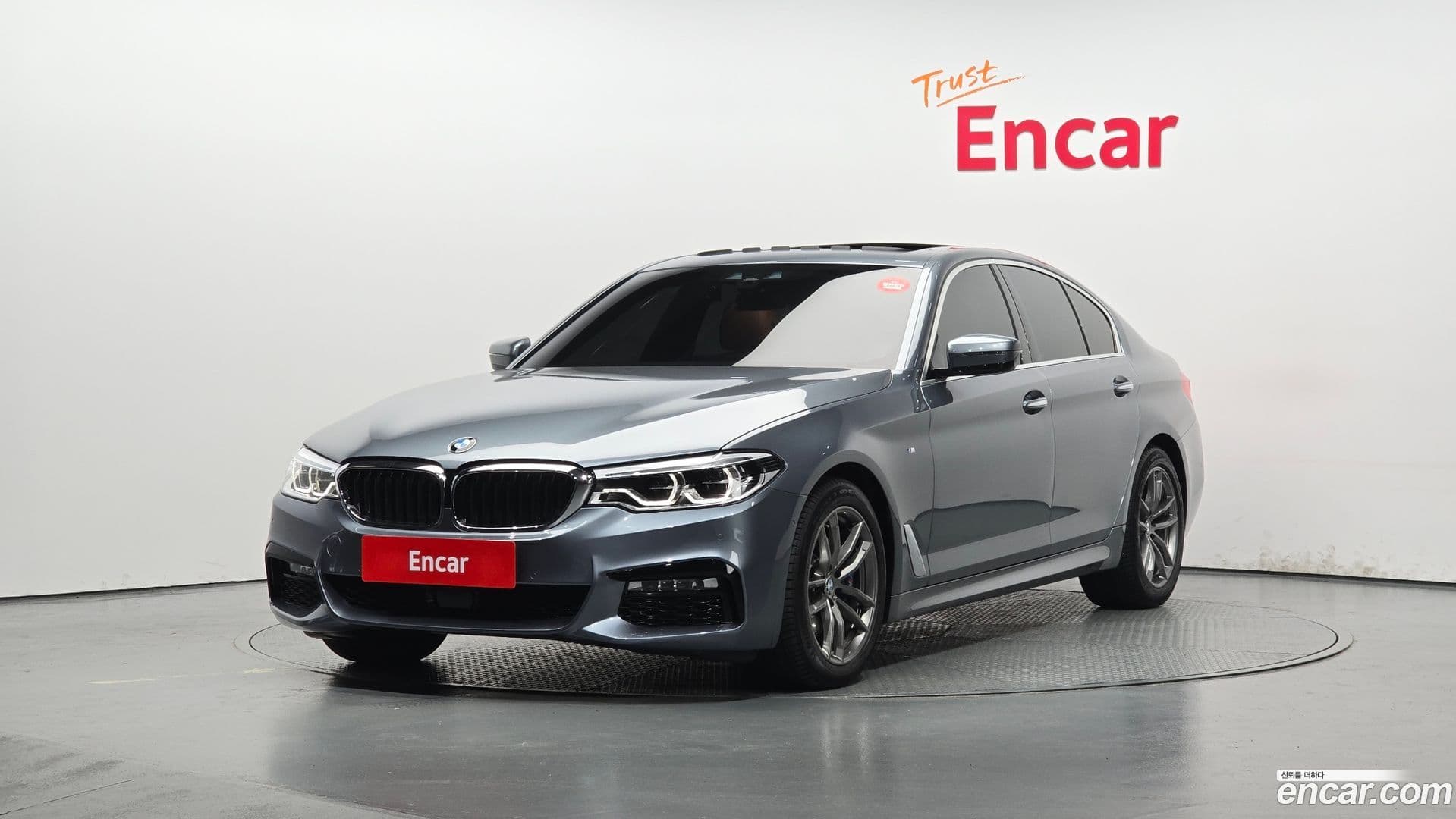 Main__Slider__Photo:5-Series BMW 2017.9-0