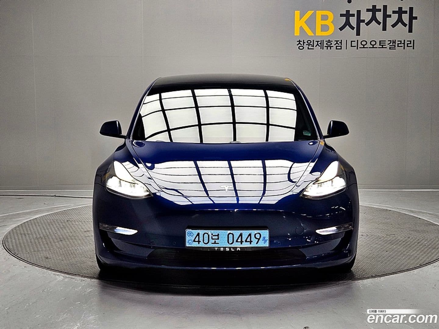 Main__Slider__Photo:Model 3 Tesla 2021.5-0