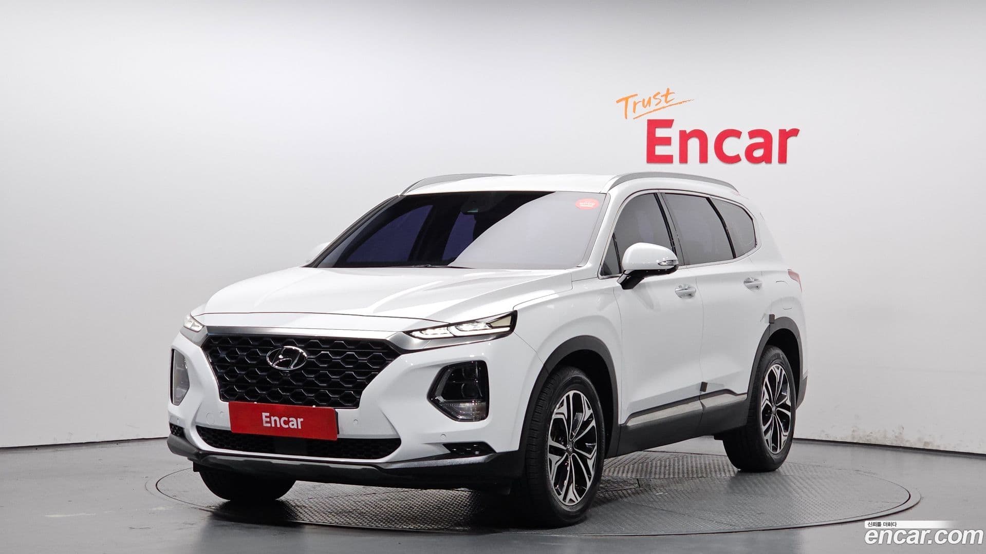 Main__Slider__Photo:Santafe Hyundai 2018.6-0