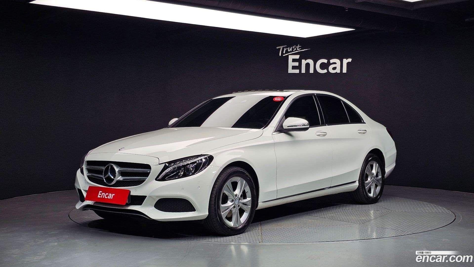 Main__Slider__Photo:C-Class Mercedes-Benz 2016.5-0