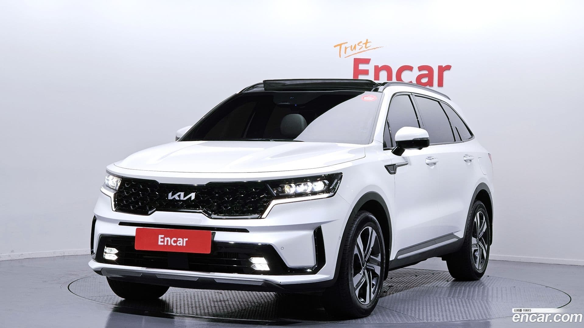 Main__Slider__Photo:Sorento Kia 2021.9-0