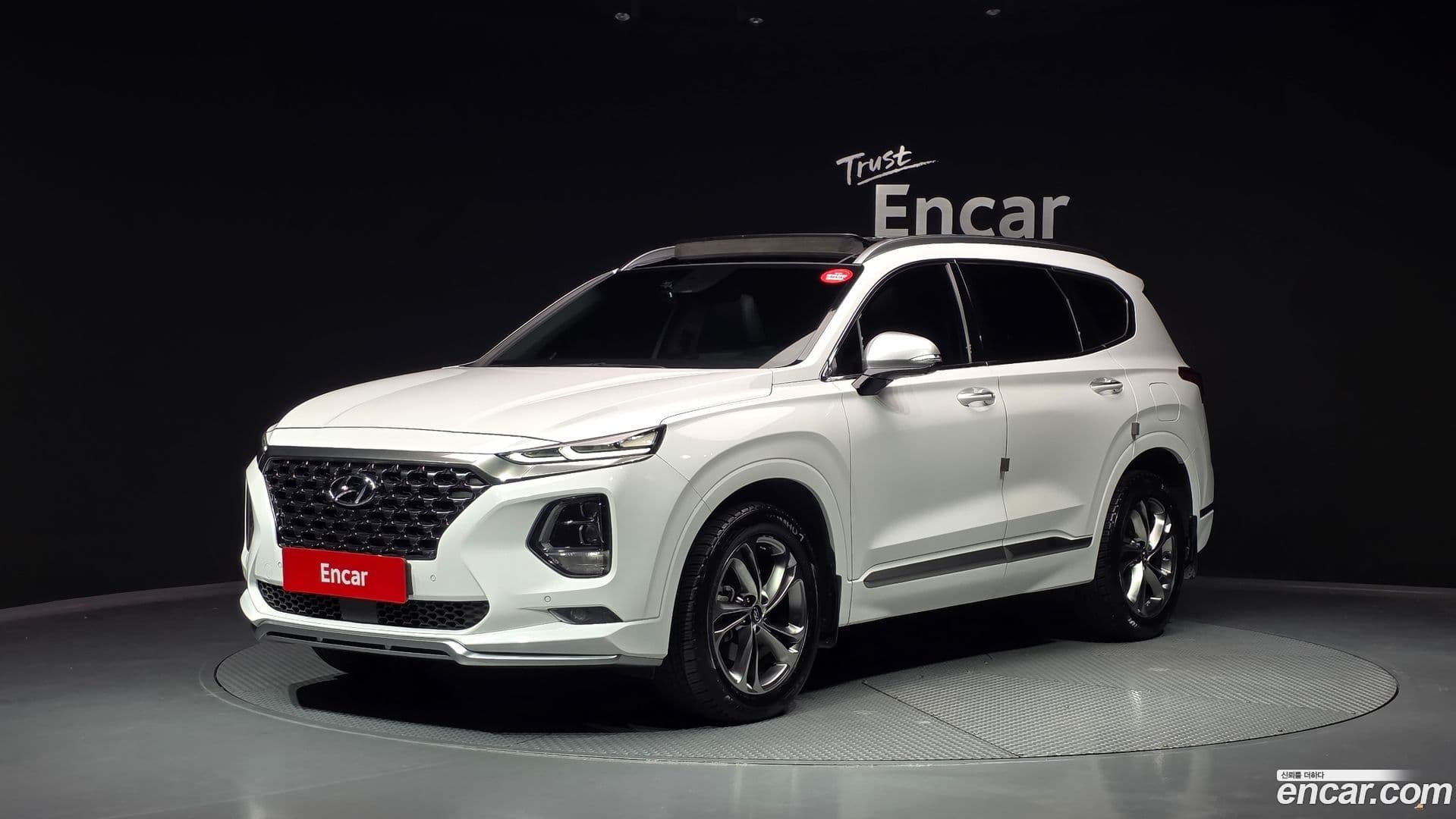 Main__Slider__Photo:Santafe Hyundai 2019.0-0