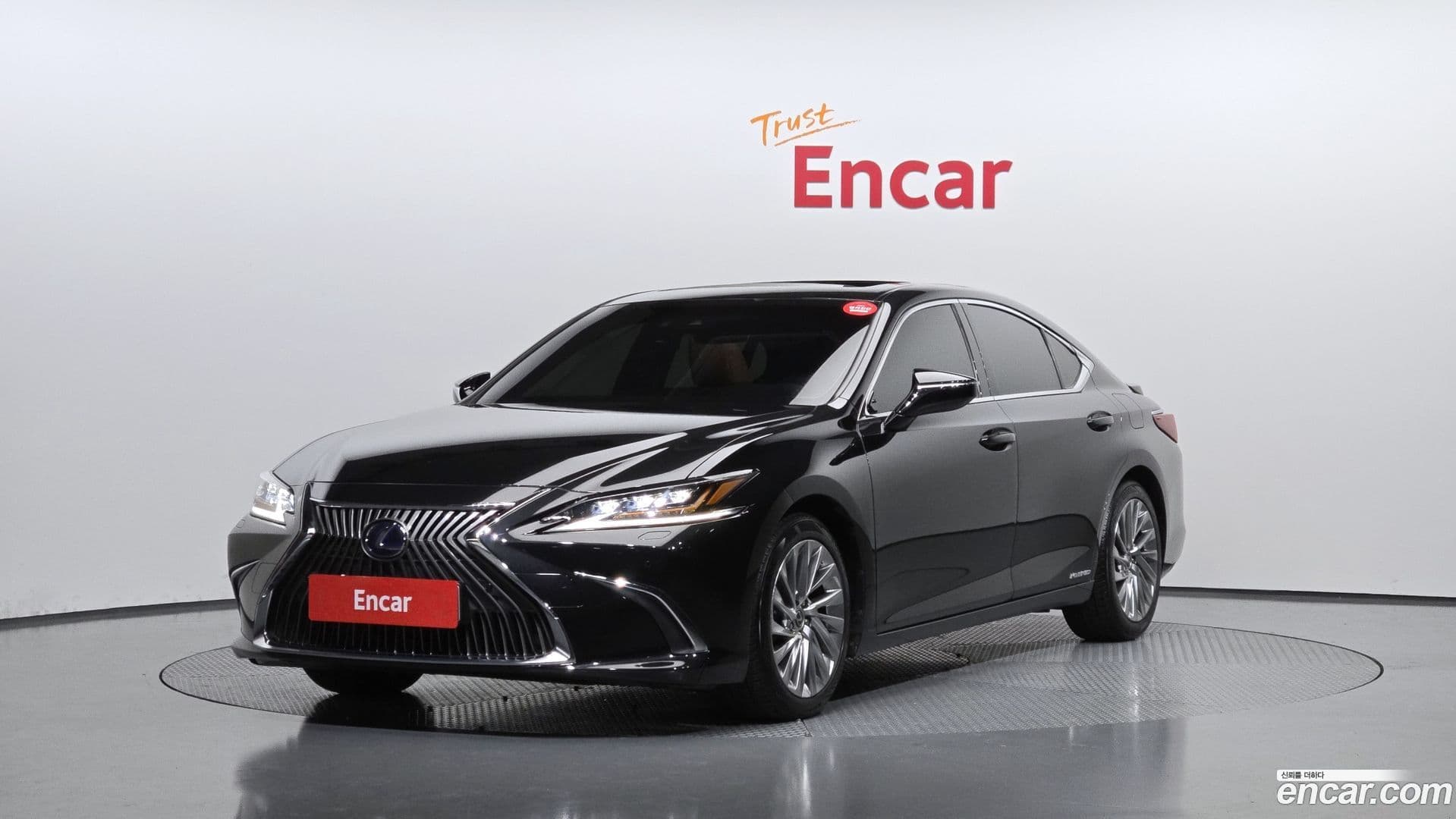 Main__Slider__Photo:ES Lexus 2020.8-0