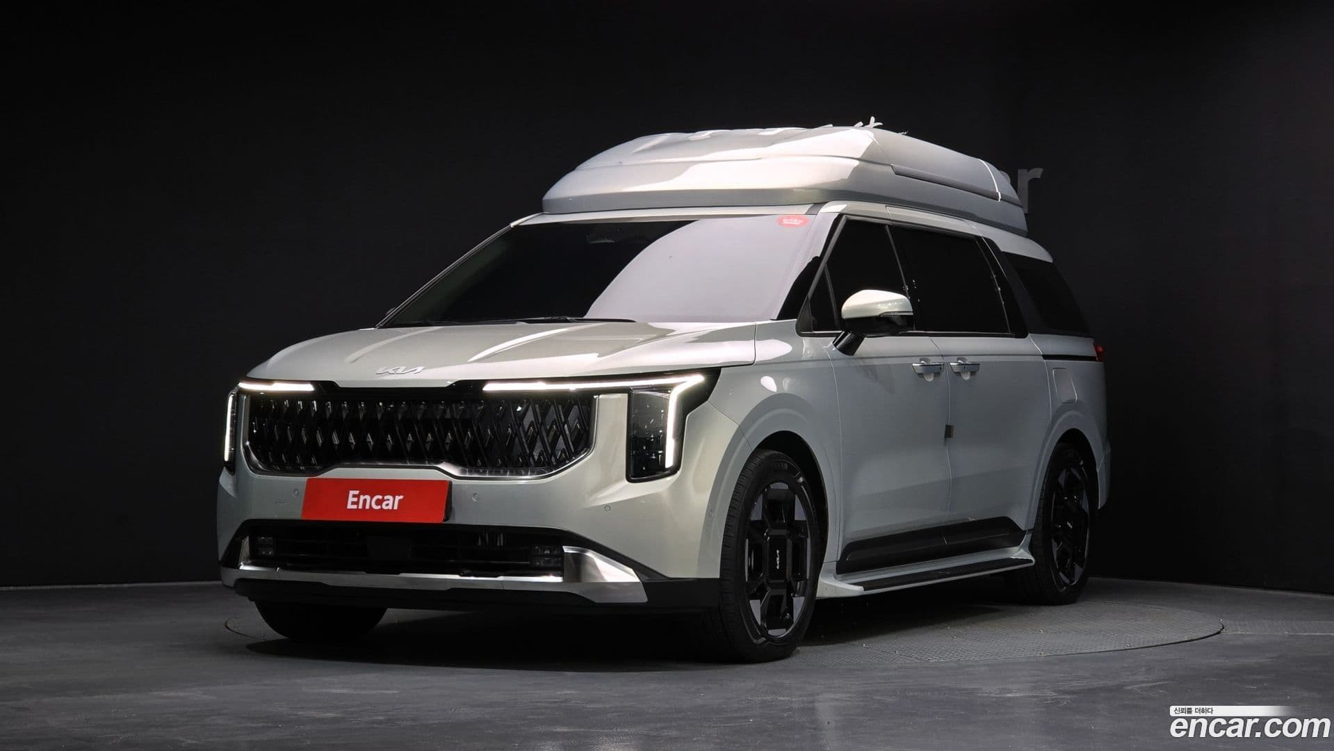 Main__Slider__Photo:Canival Kia 2024.4-0