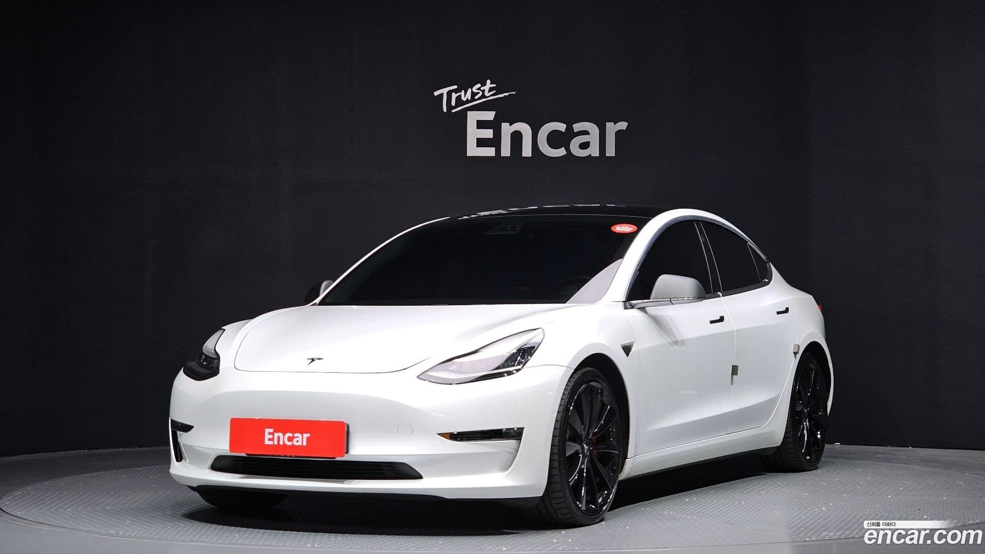 Main__Slider__Photo:Model 3 Tesla 2020.1-0