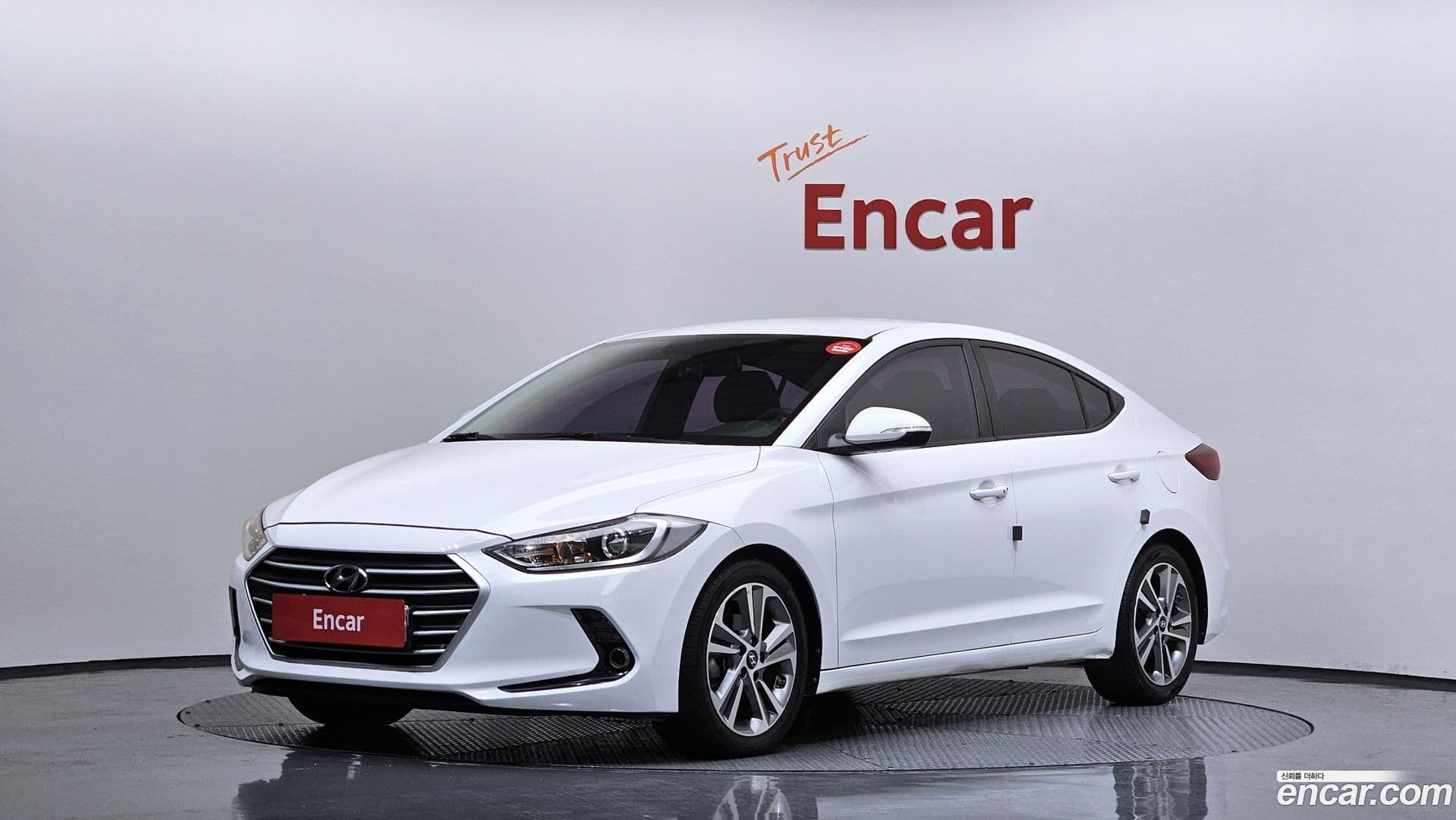 Main__Slider__Photo:AVANTE Hyundai 2018.3-0