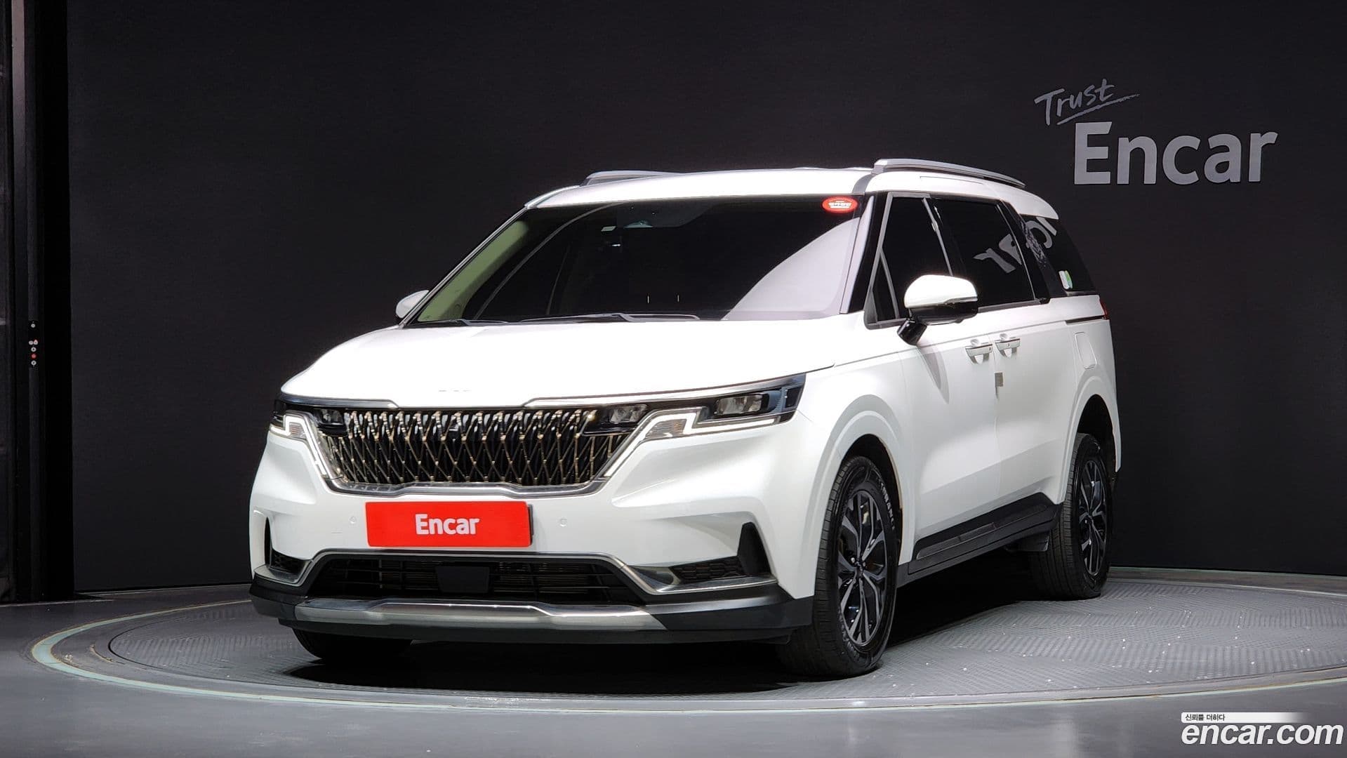 Main__Slider__Photo:Canival Kia 2023.1-0