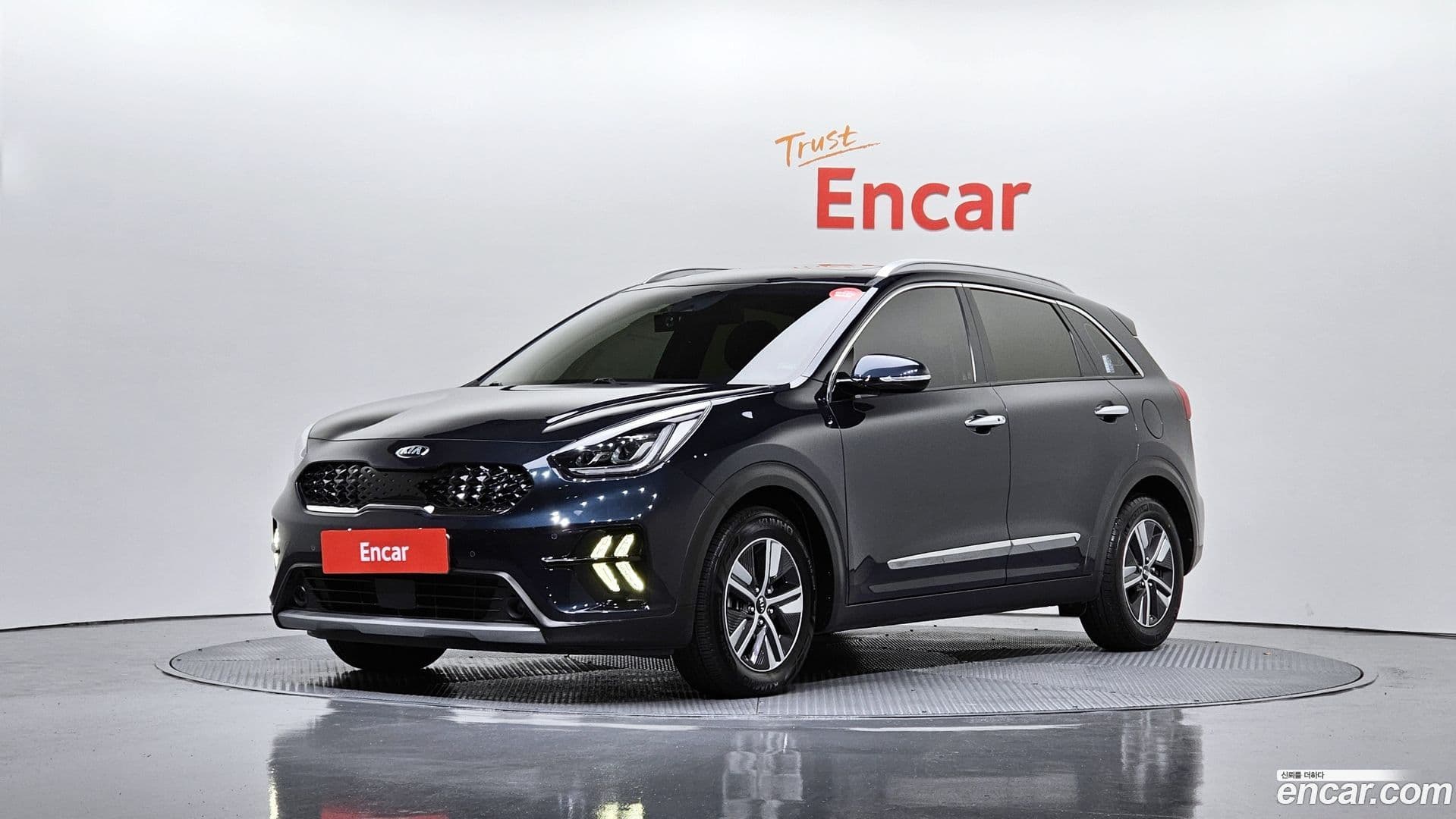 Main__Slider__Photo:Niro Kia 2020.8-0