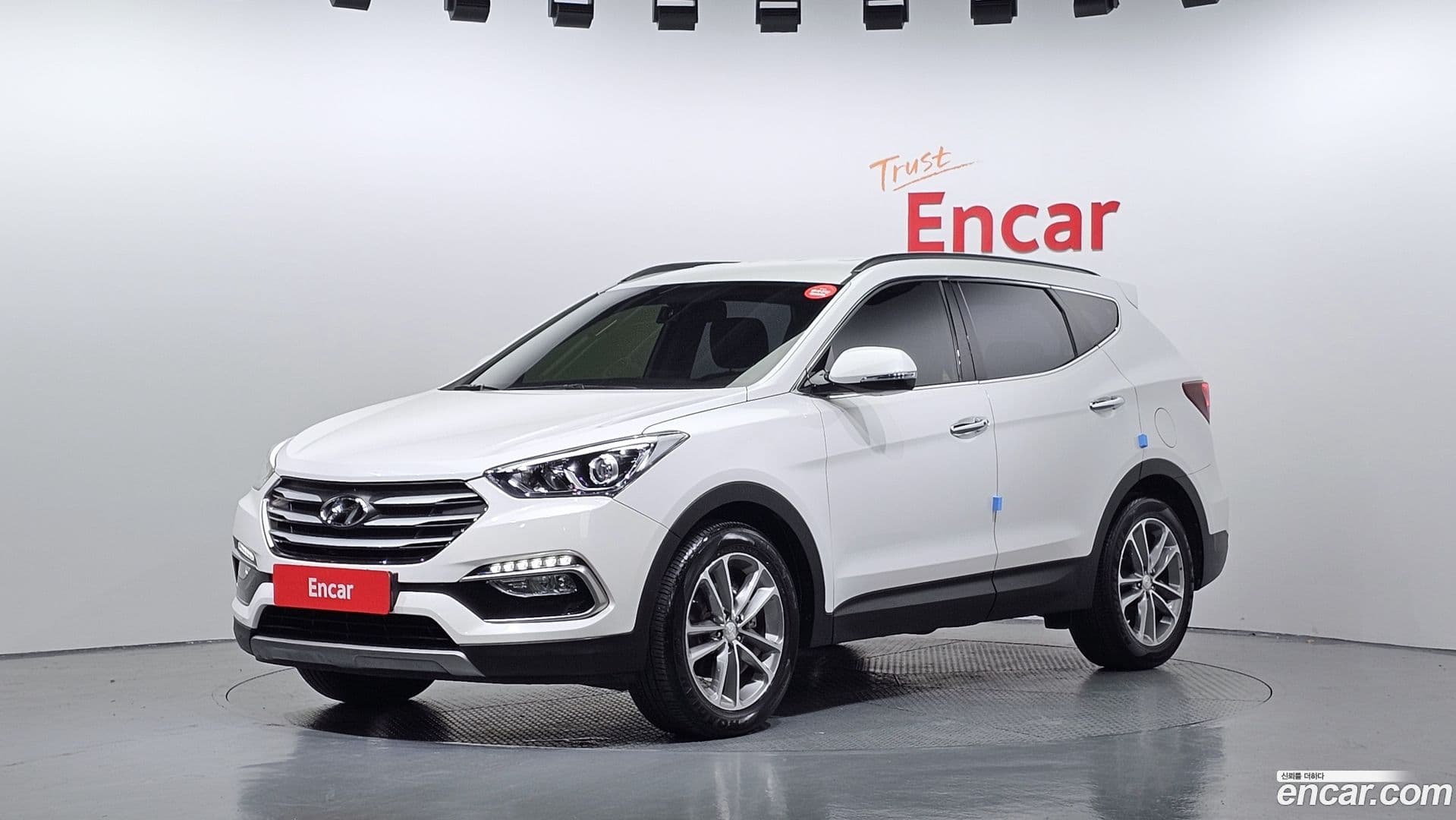 Main__Slider__Photo:Santafe Hyundai 2016.7-0