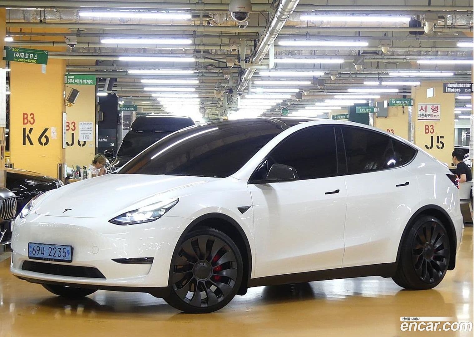 Main__Slider__Photo:Model Y Tesla 2024.6-0