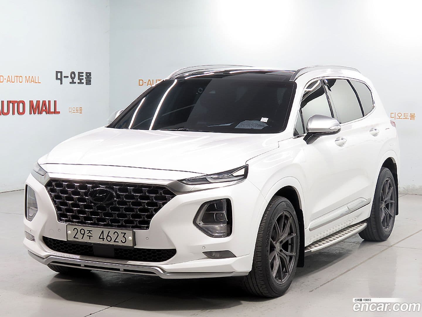 Main__Slider__Photo:Santafe Hyundai 2019.0-0
