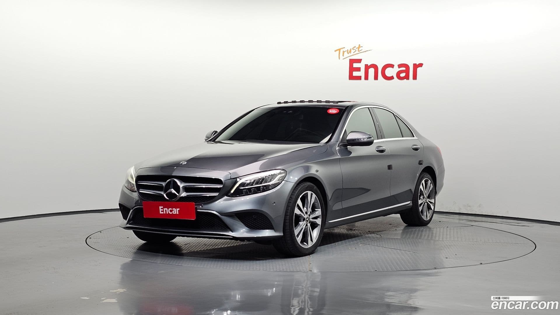 Main__Slider__Photo:C-Class Mercedes-Benz 2018.11-0