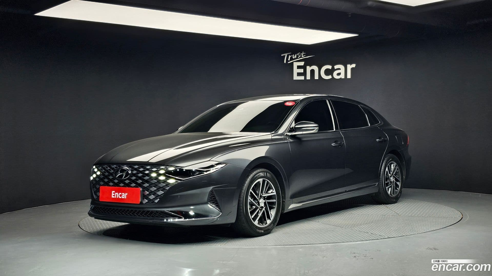 Main__Slider__Photo:Grandeur Hyundai 2022.1-0