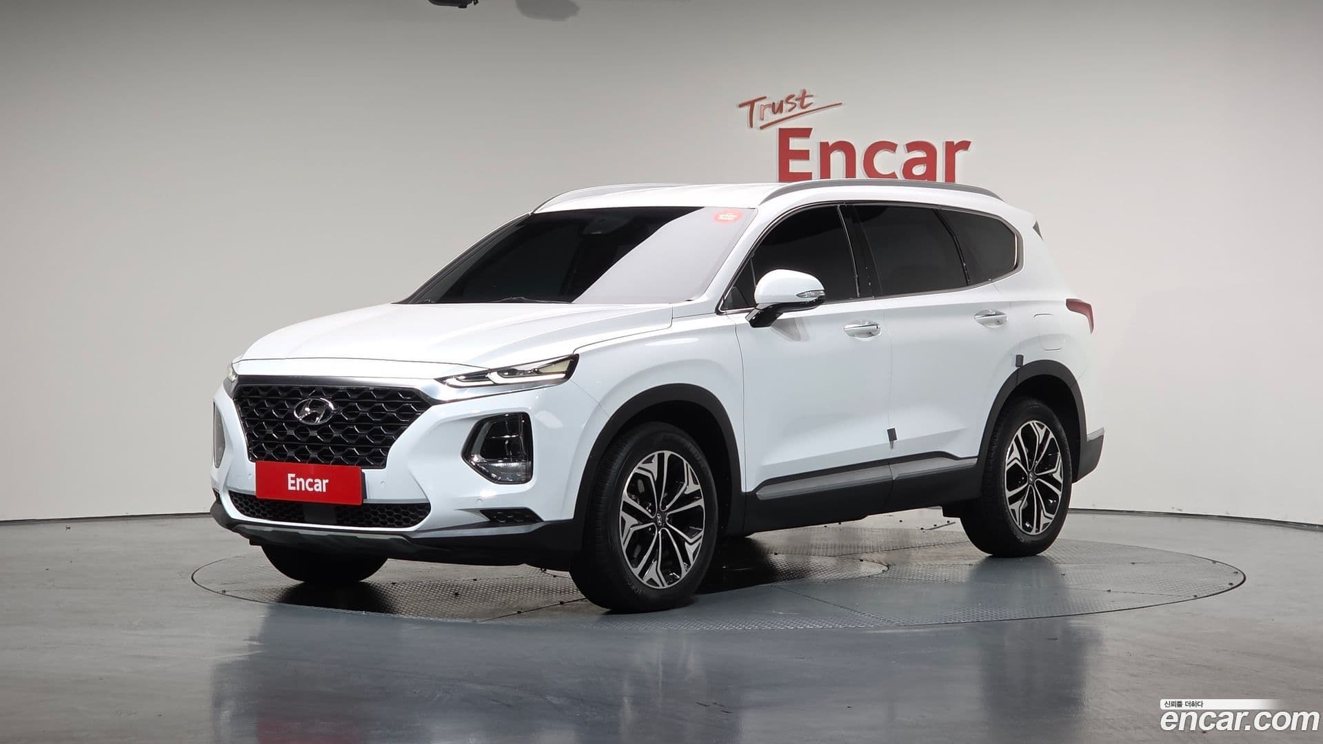Main__Slider__Photo:Santafe Hyundai 2020.2-0
