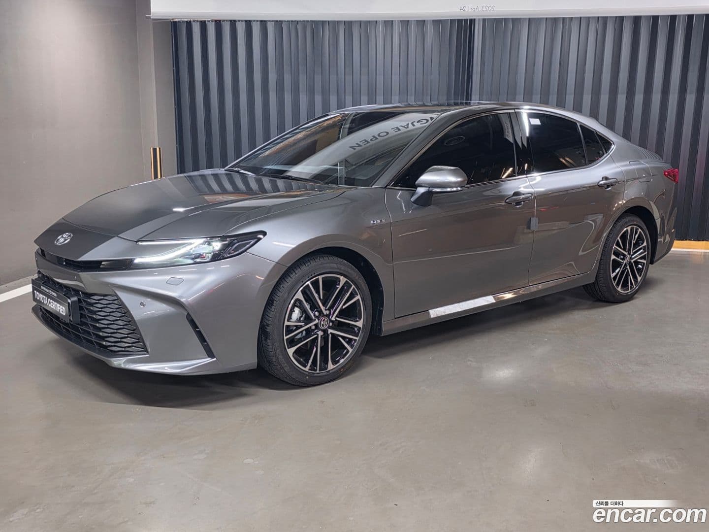 Main__Slider__Photo:Camry Toyota 2025.8-0