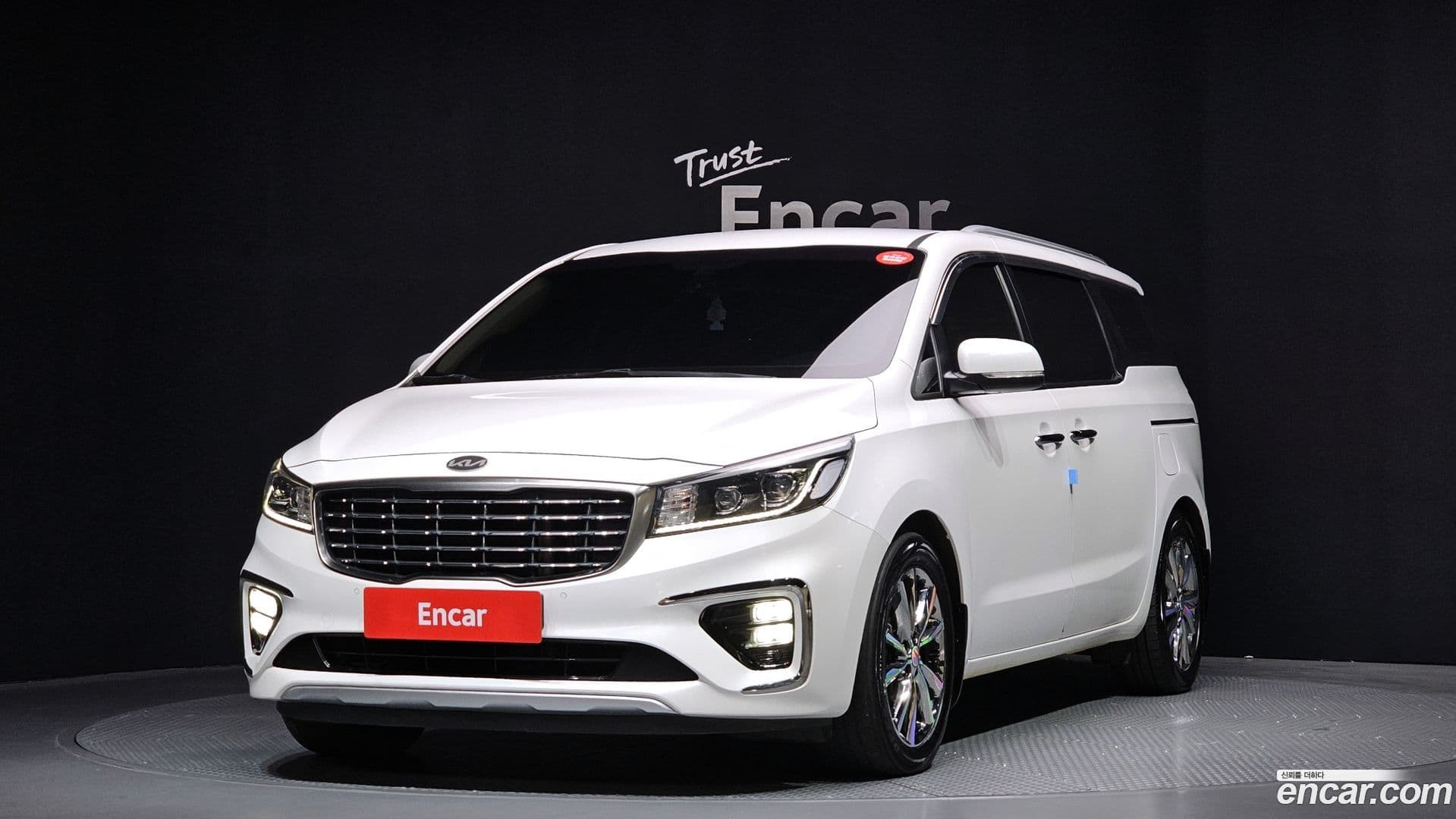Main__Slider__Photo:Canival Kia 2018.6-0