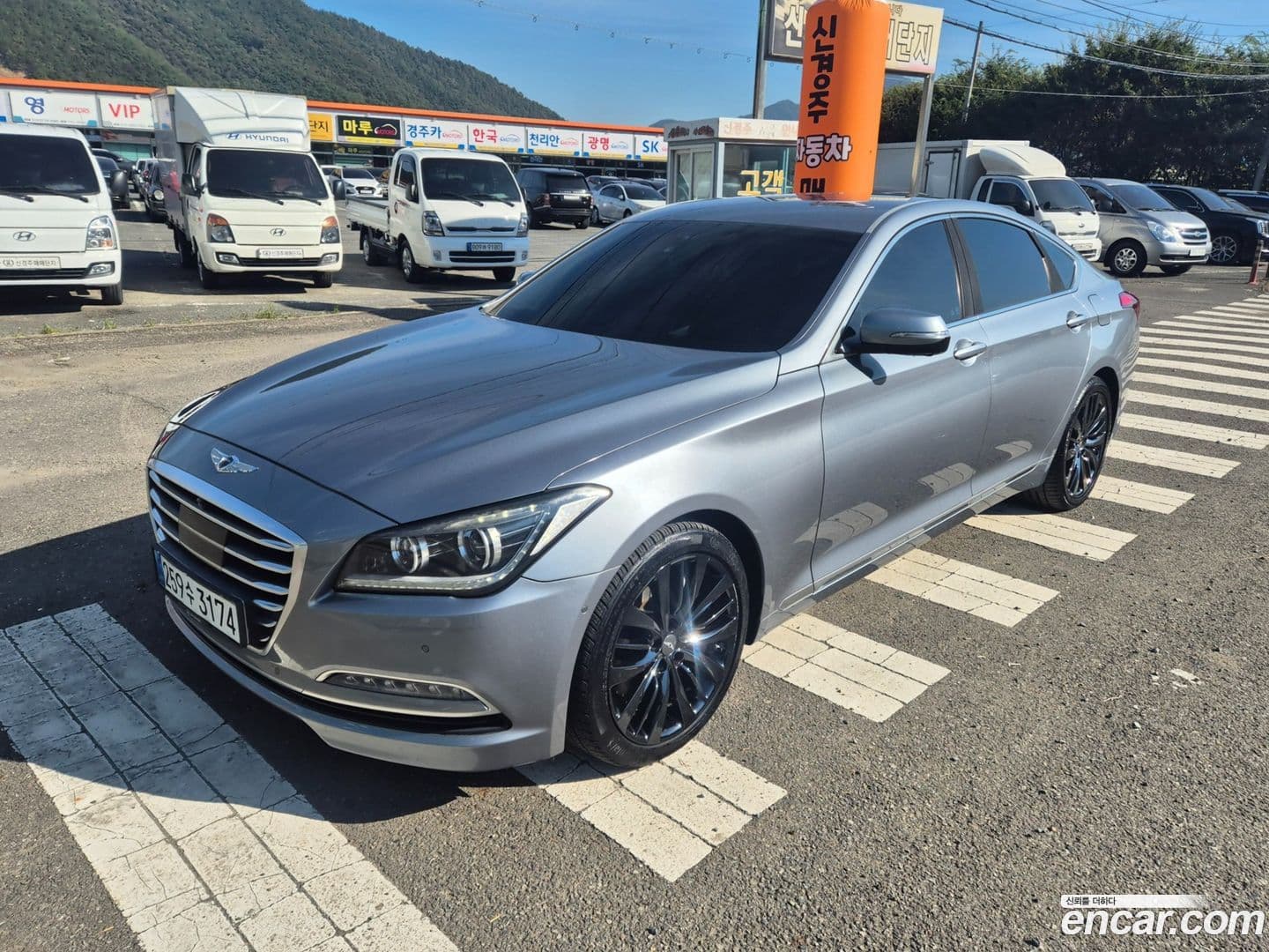 Main__Slider__Photo:Genesis Hyundai 2014.2-0
