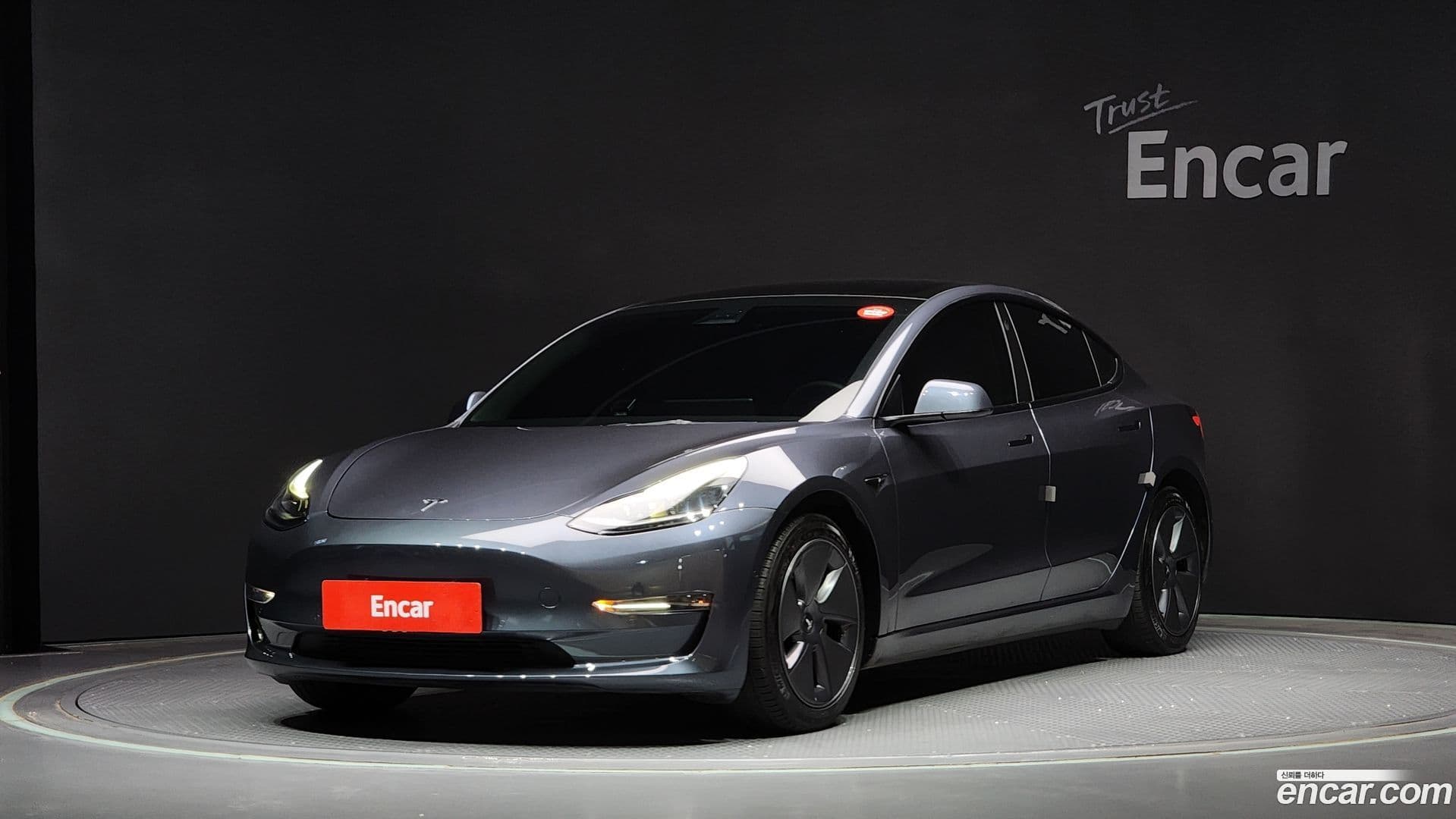 Main__Slider__Photo:Model 3 Tesla 2022.2-0
