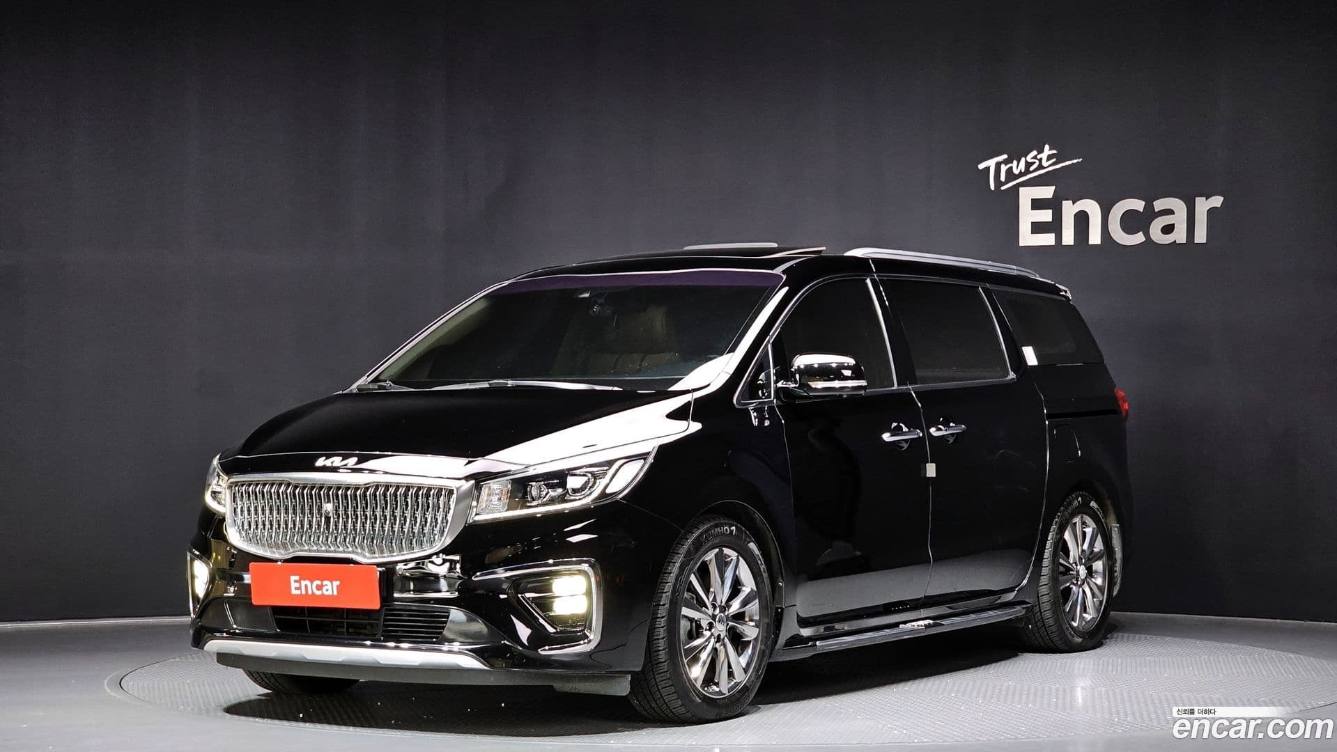 Main__Slider__Photo:Canival Kia 2019.11-0