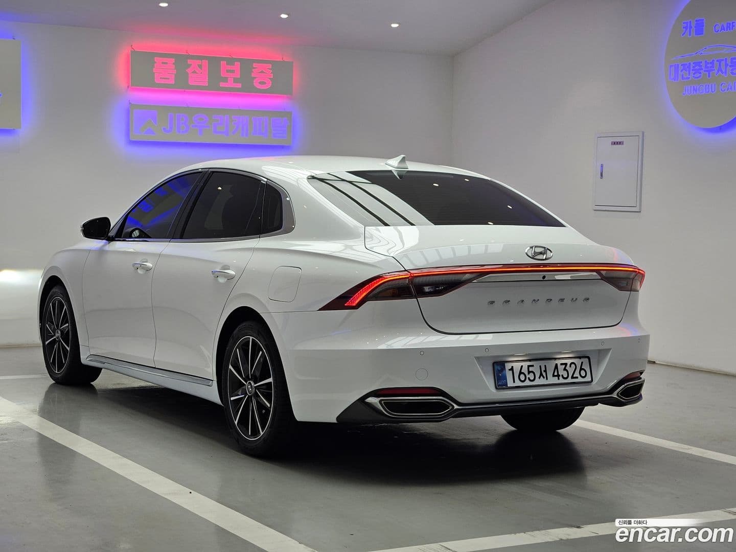 Main__Slider__Photo:Grandeur Hyundai 2020.8-0