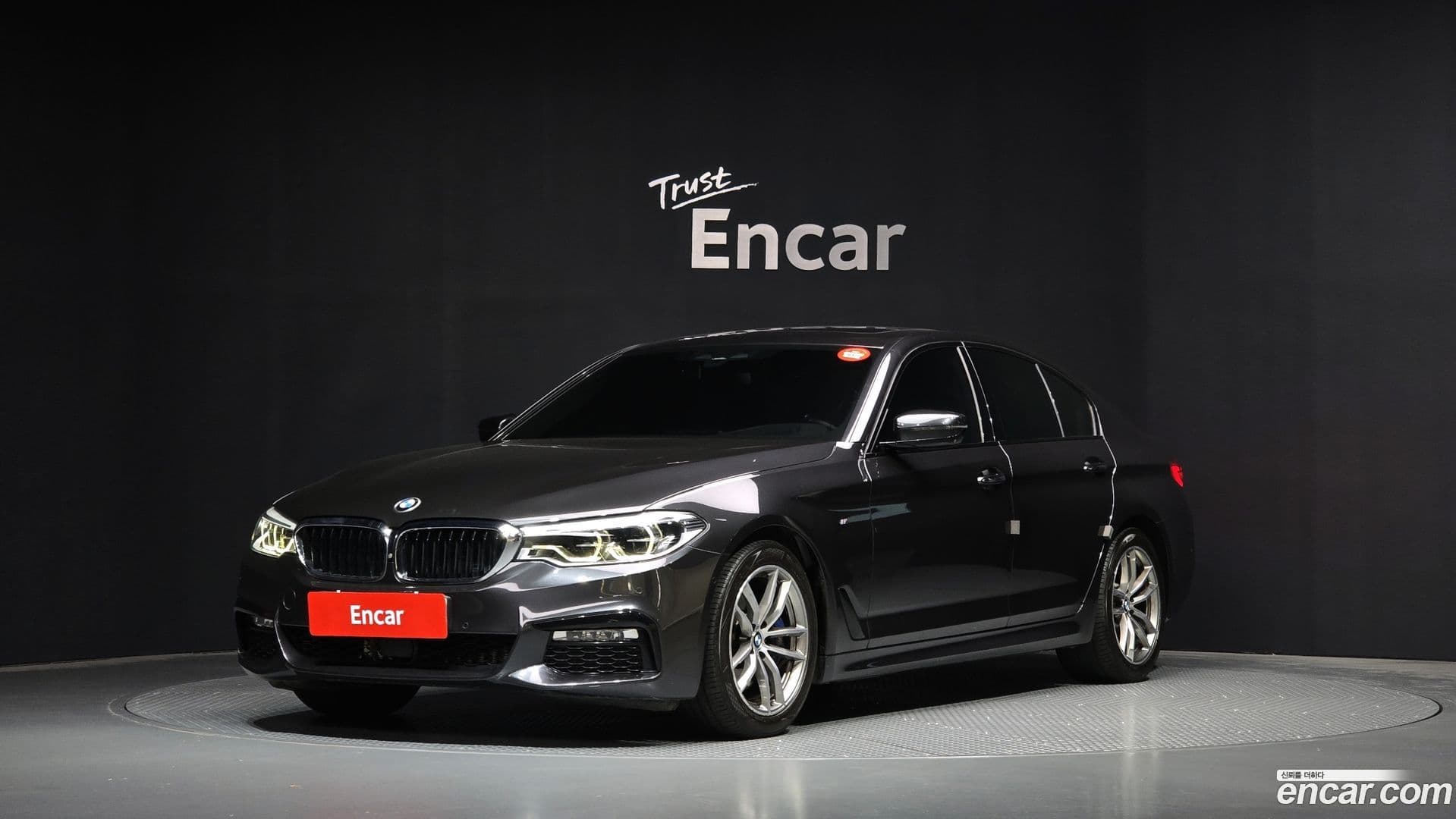 Main__Slider__Photo:5-Series BMW 2017.3-0