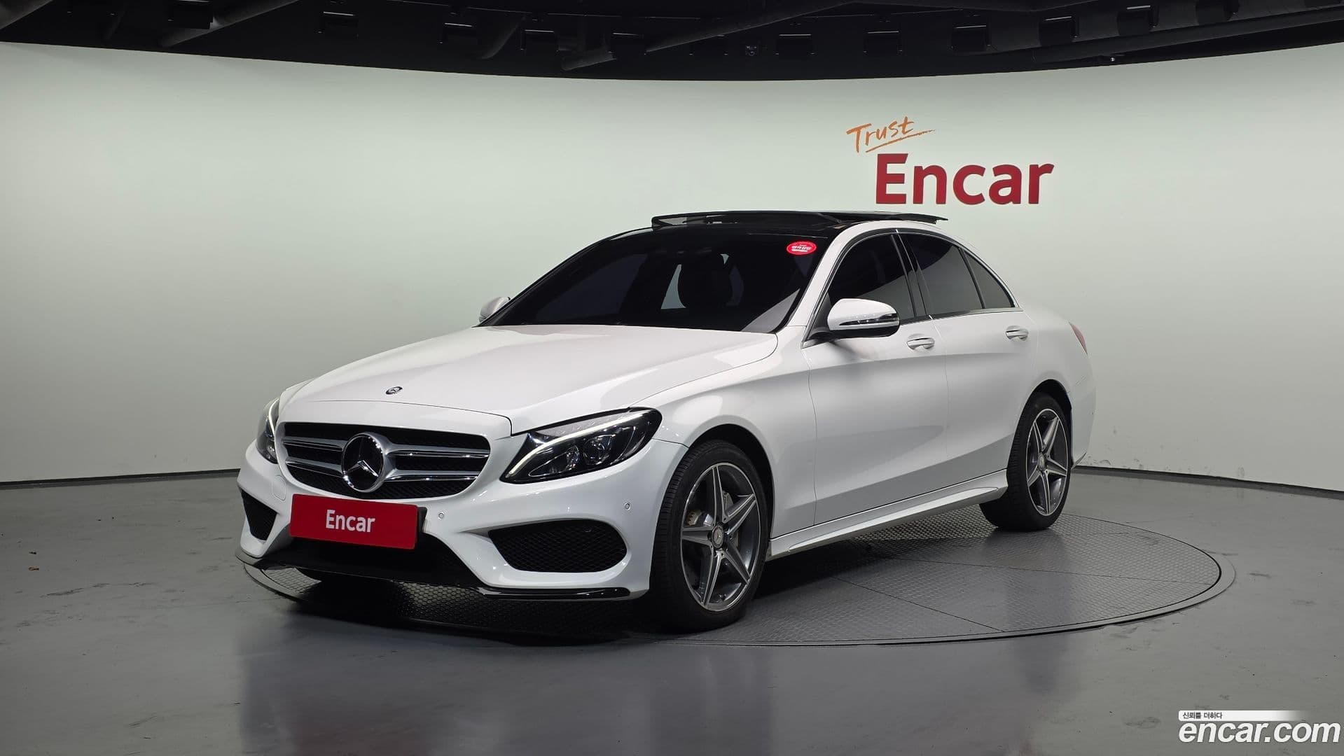 Main__Slider__Photo:C-Class Mercedes-Benz 2015.7-0
