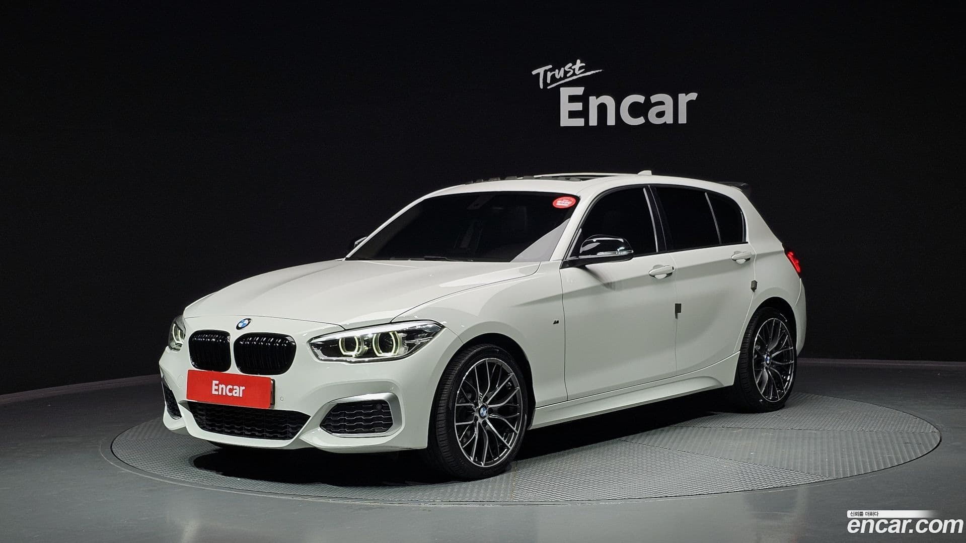 Main__Slider__Photo:1-Series BMW 2016.10-0