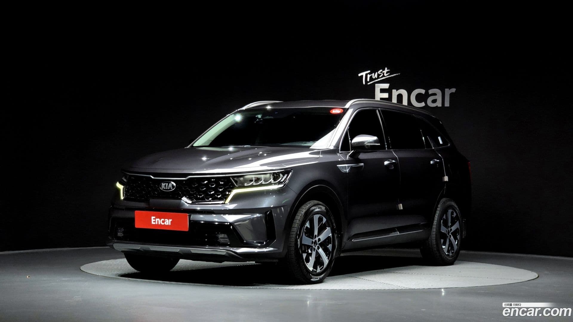 Main__Slider__Photo:Sorento Kia 2020.9-0